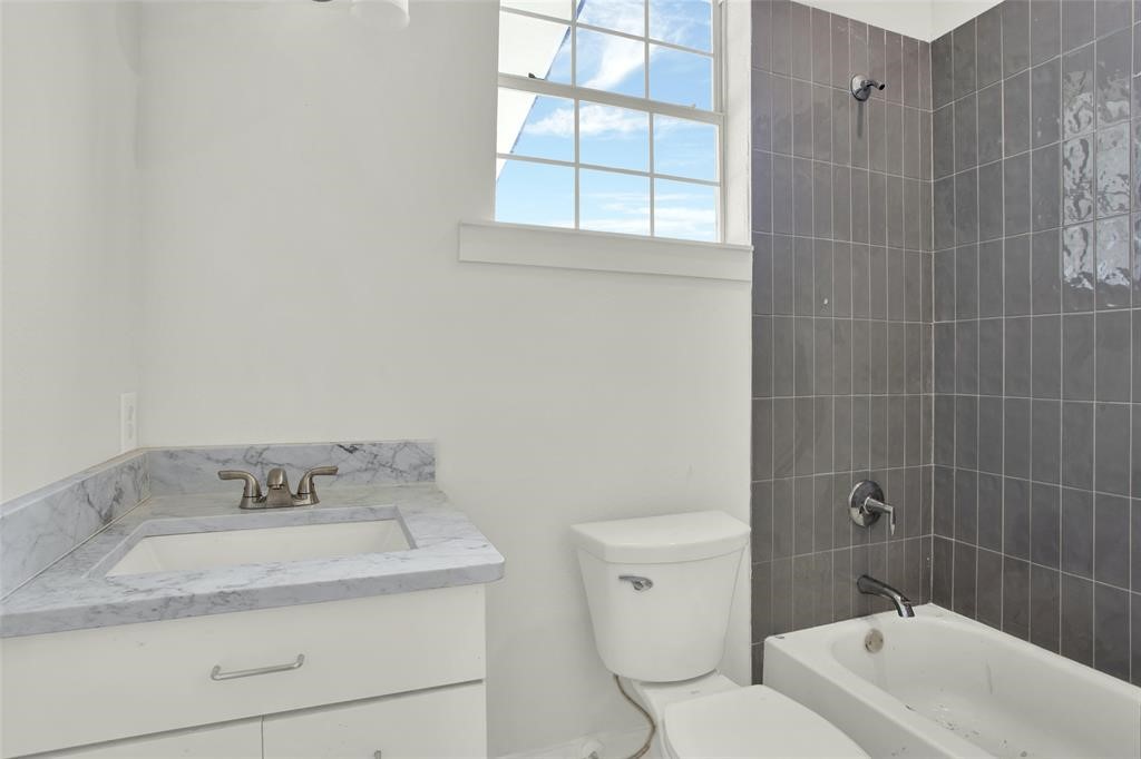 410 Bolden Street Street Property Photo 15