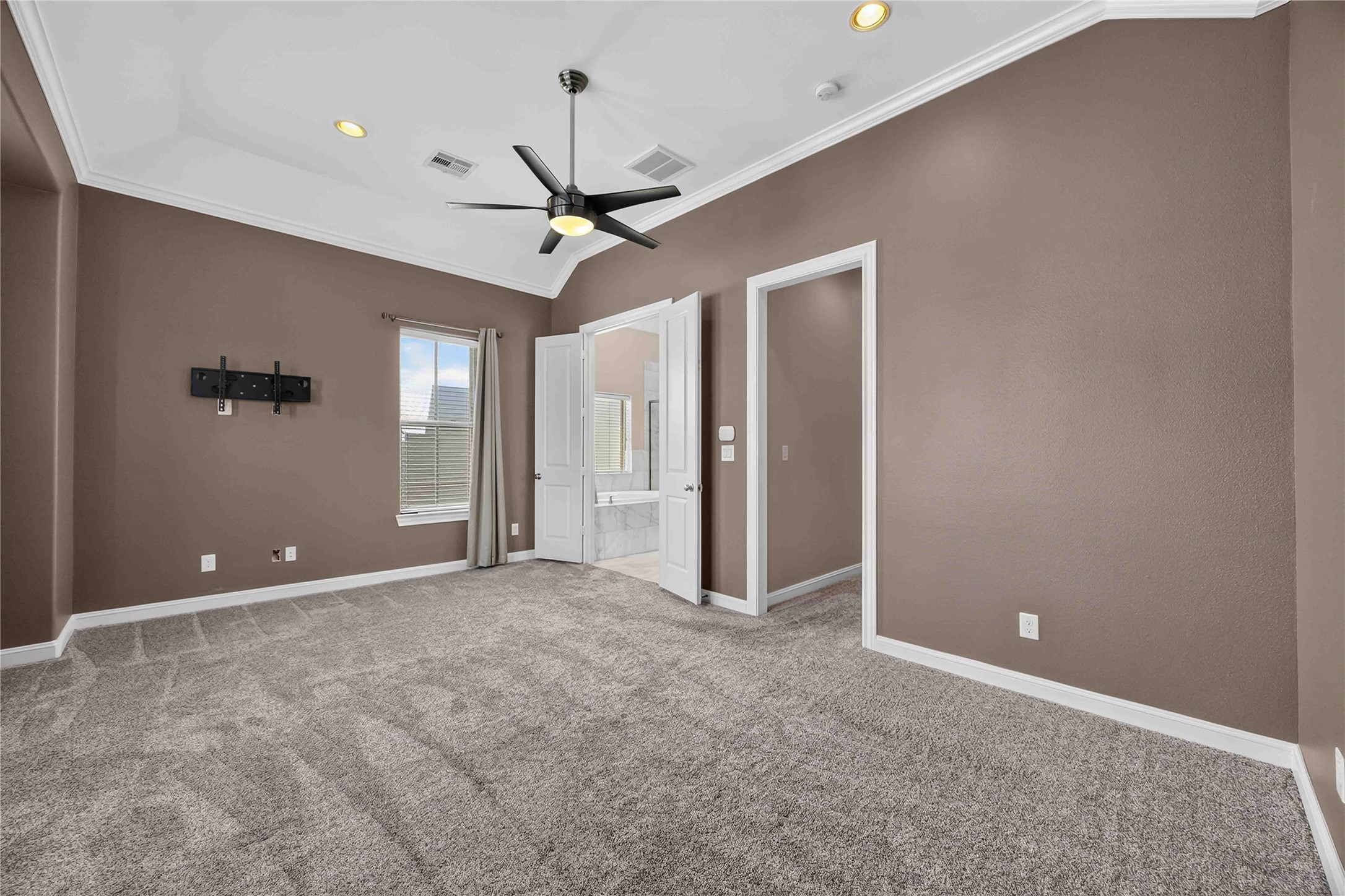 5723 Arabelle Lake Property Photo 15