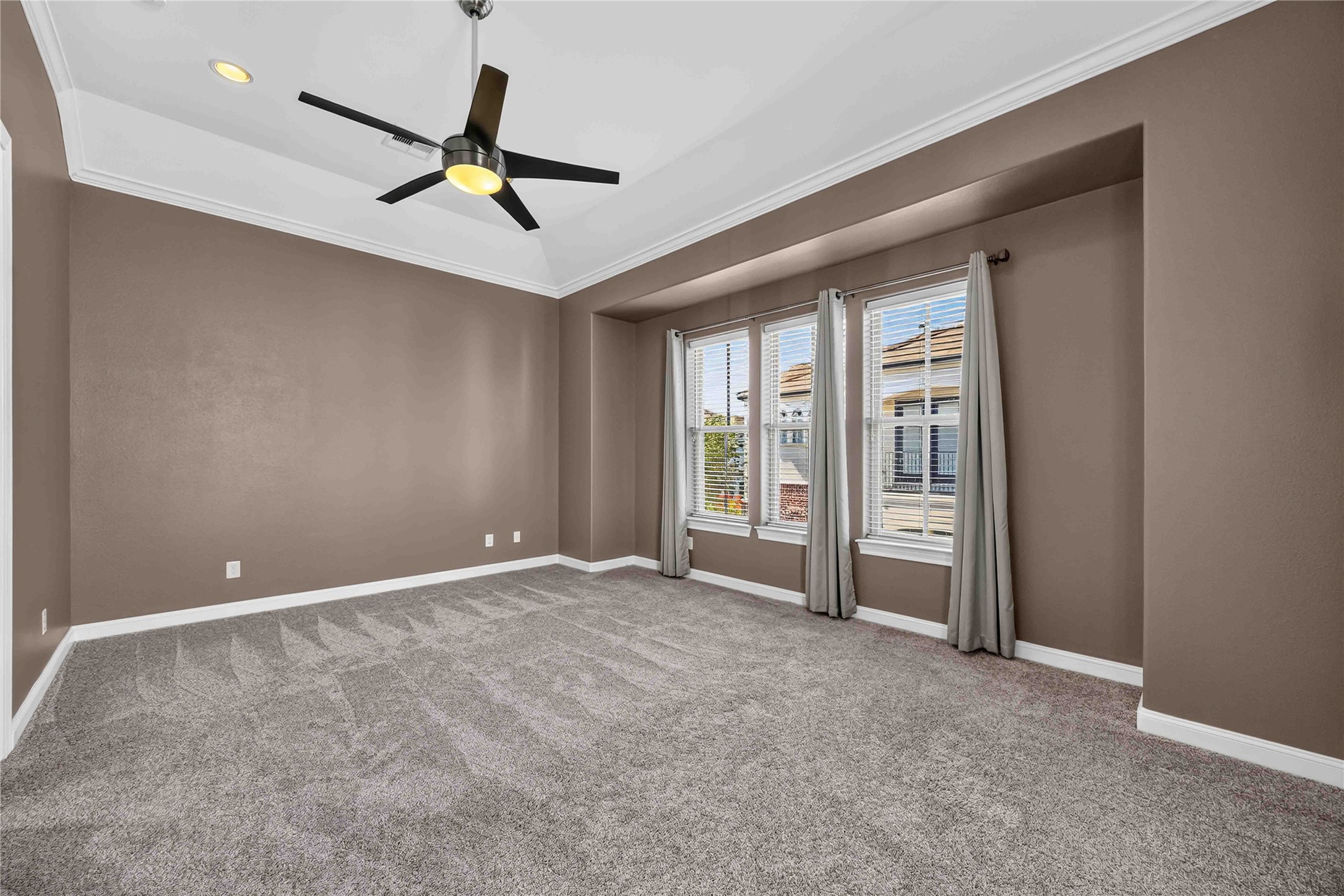 5723 Arabelle Lake Property Photo 16