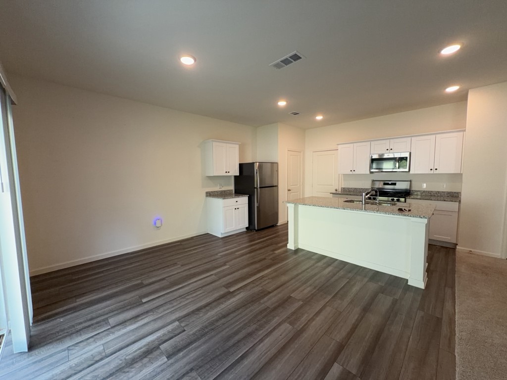 18618 Hunter William Way Property Photo 5
