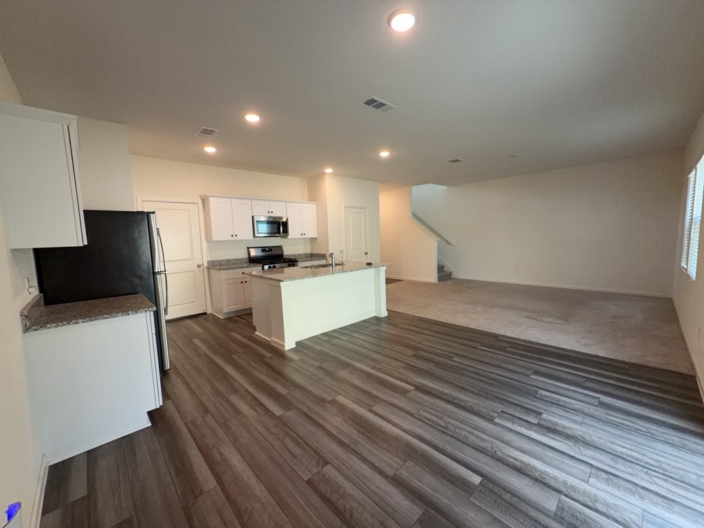 18618 Hunter William Way Property Photo 6