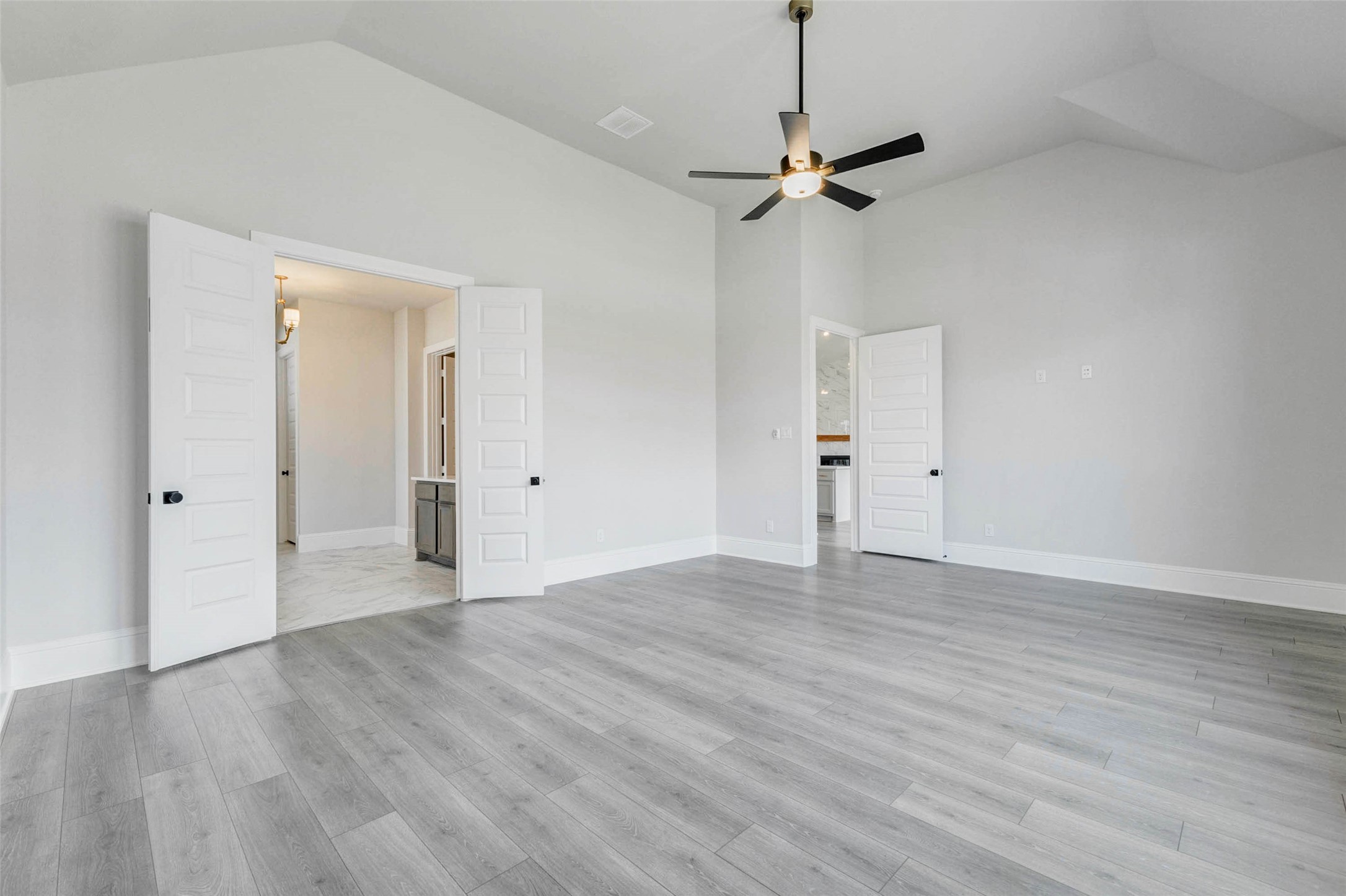 4834 Parkgate Avenue Property Photo 20