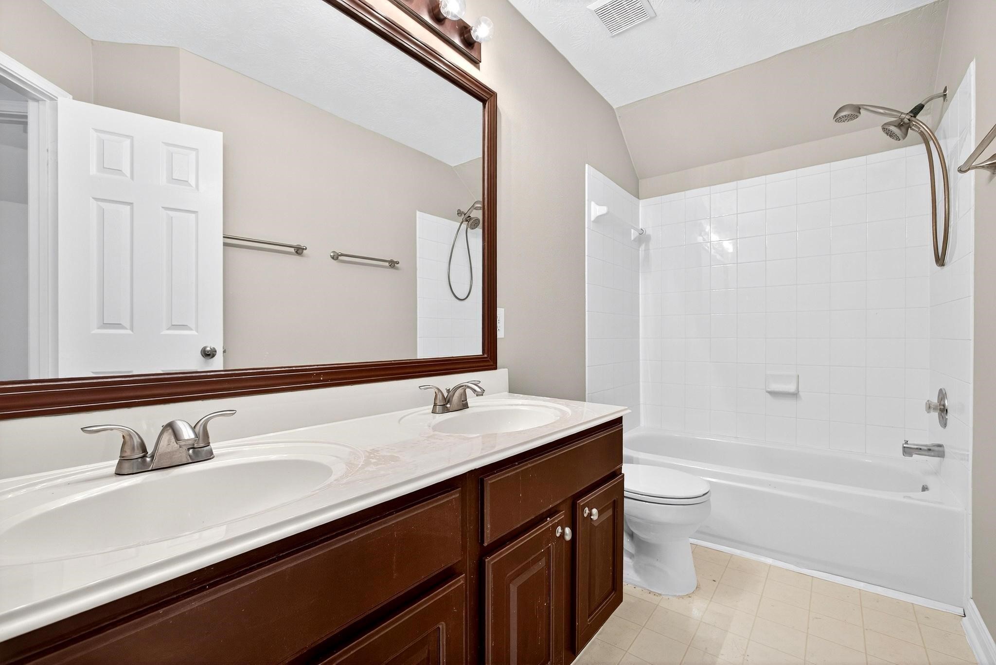 18502 Berry Leaf Court Property Photo 25