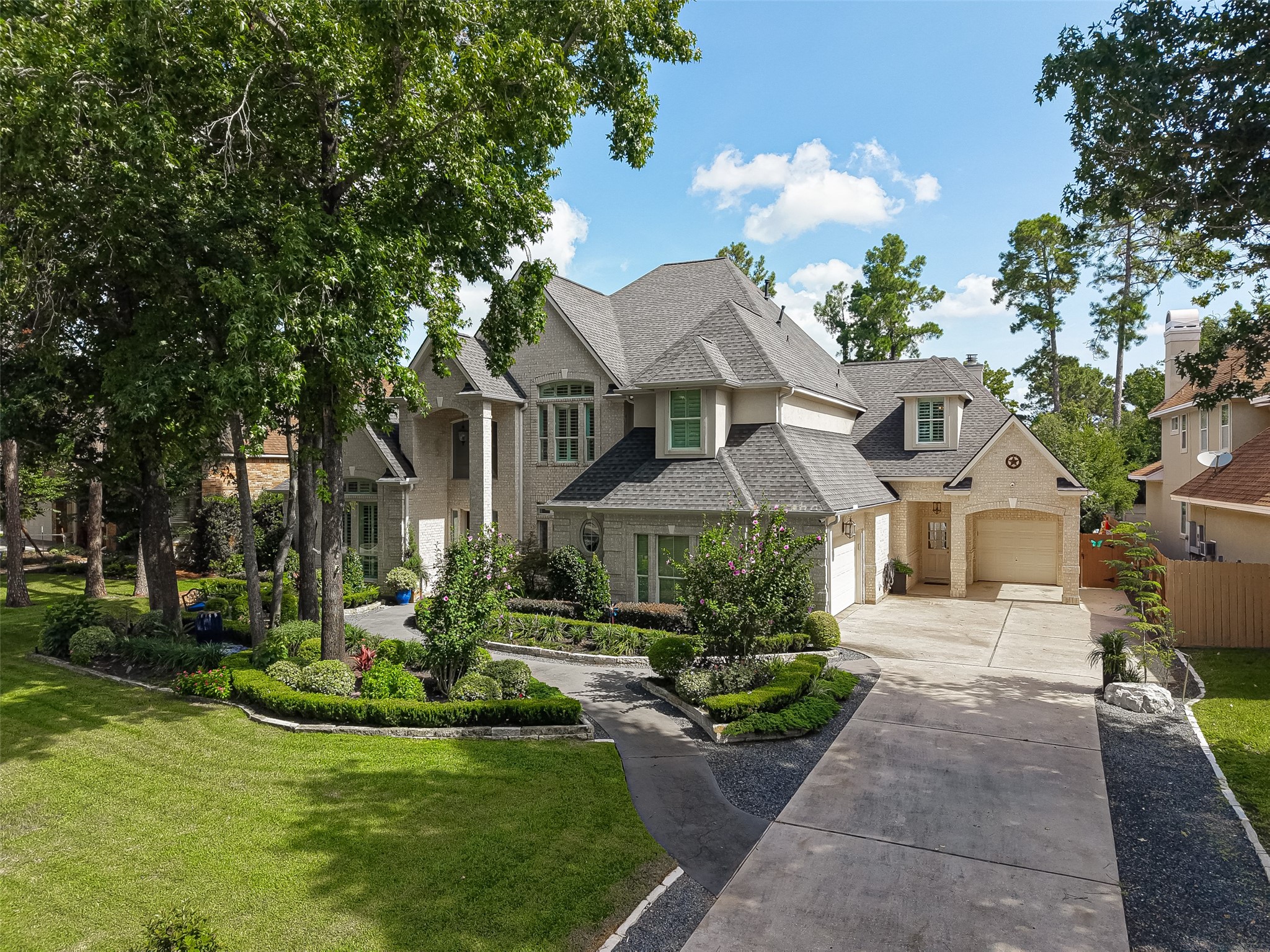 6118 Windrose Hollow Lane Property Photo 4