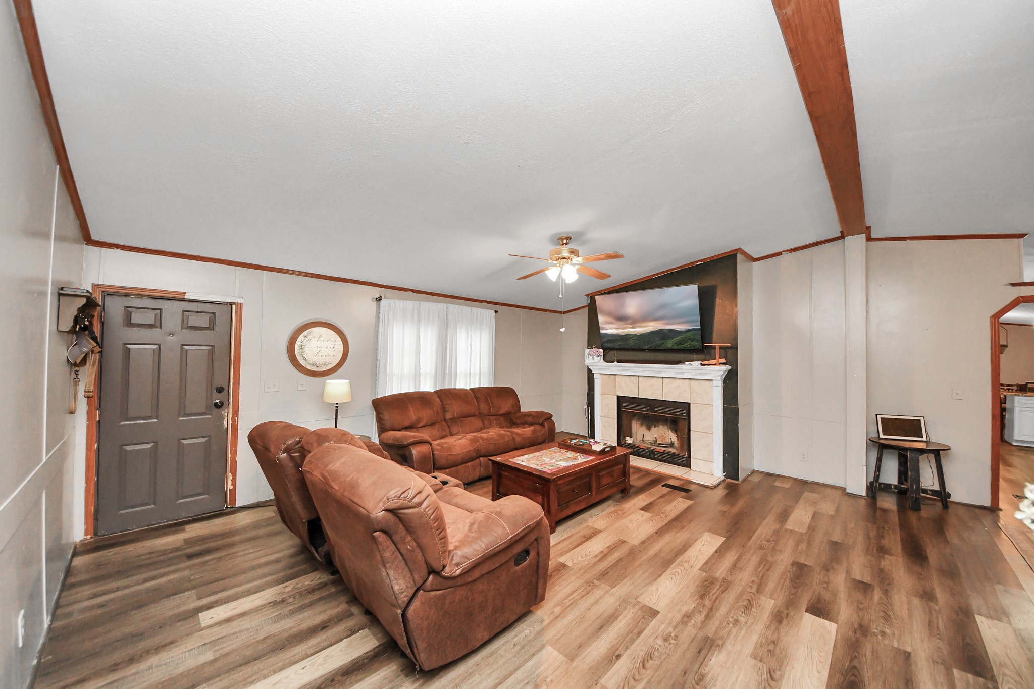 15713 Hinkel Road Property Photo 3