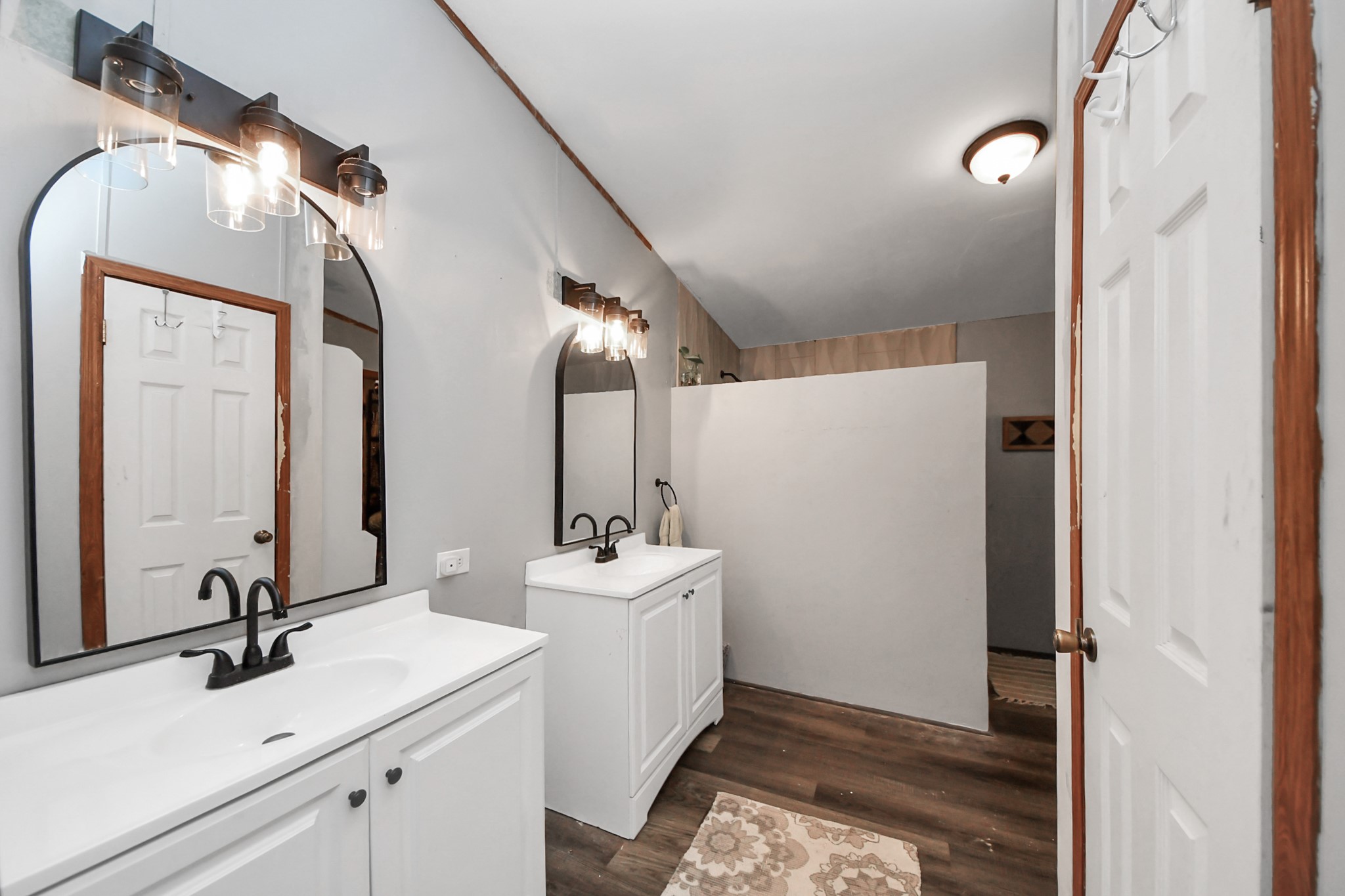15713 Hinkel Road Property Photo 8