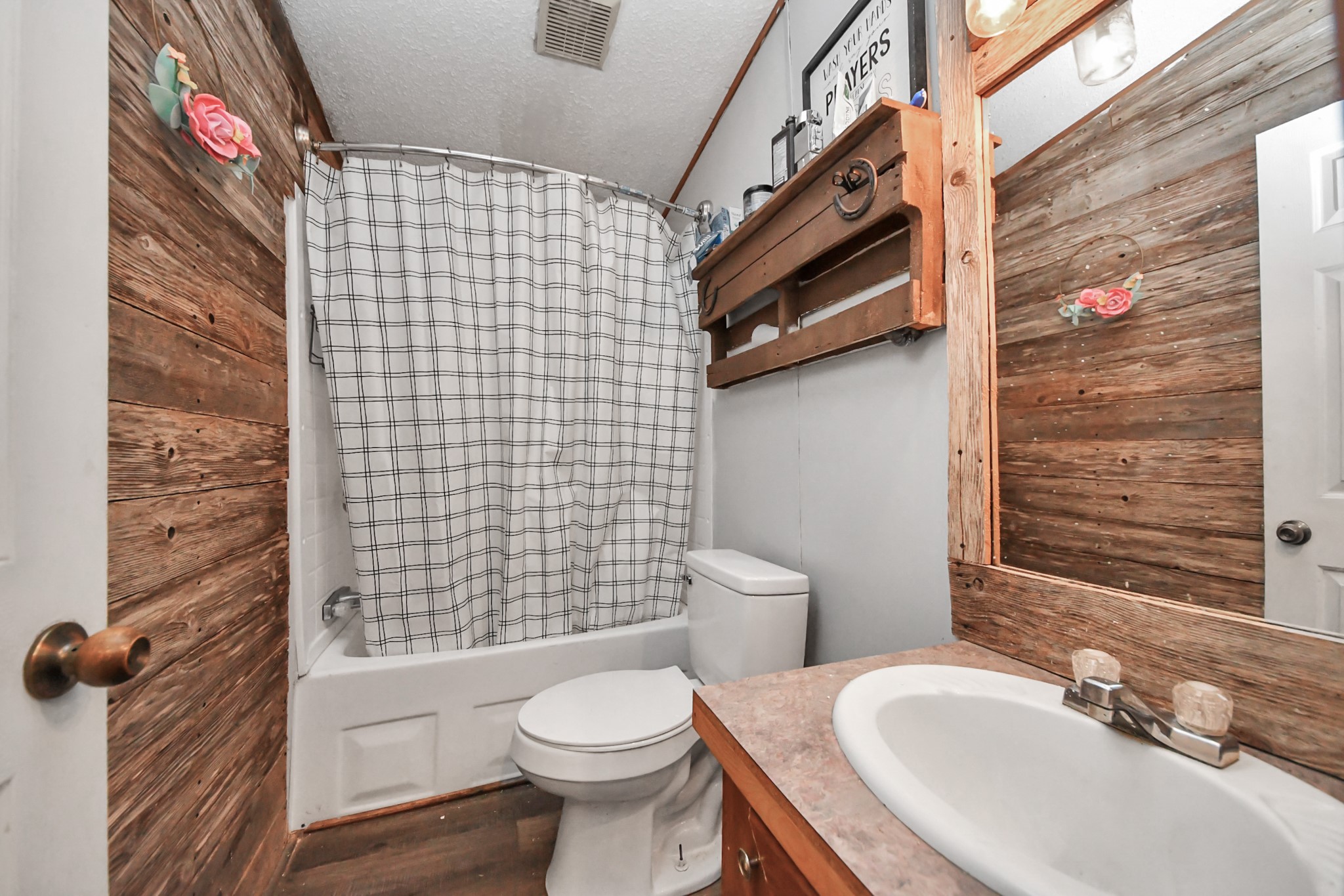 15713 Hinkel Road Property Photo 13