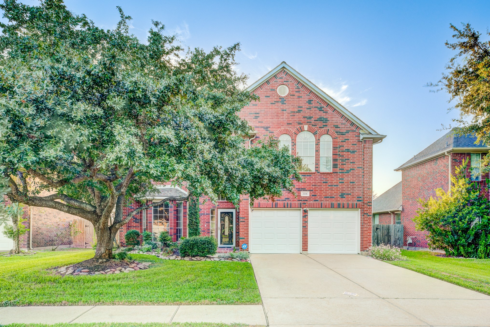 2706 Sun Beam Court Property Photo 2