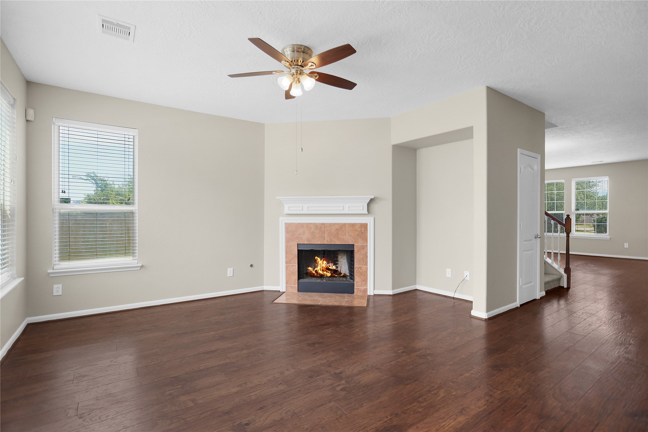 692 Casual Lane Property Photo 5