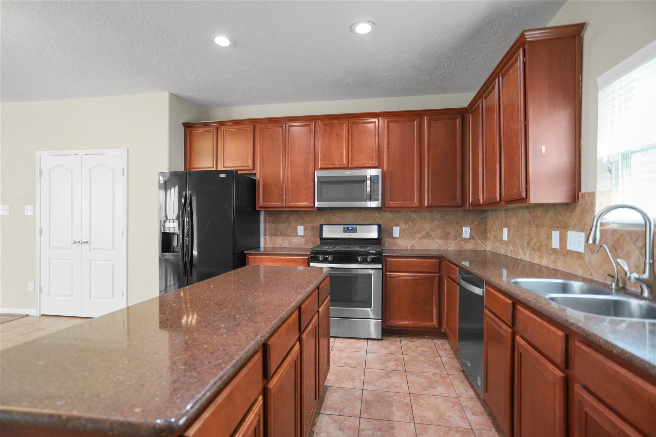 692 Casual Lane Property Photo 8