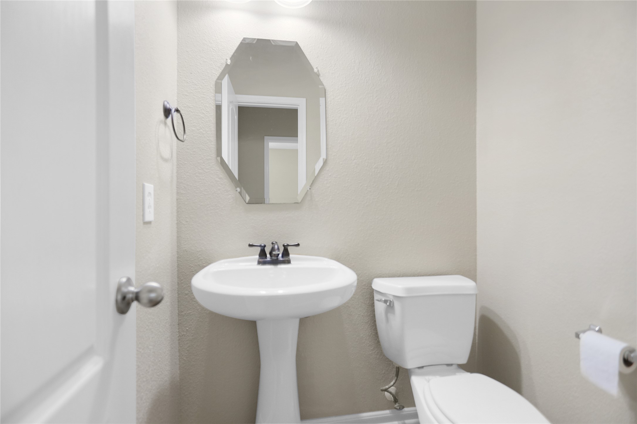 692 Casual Lane Property Photo 9
