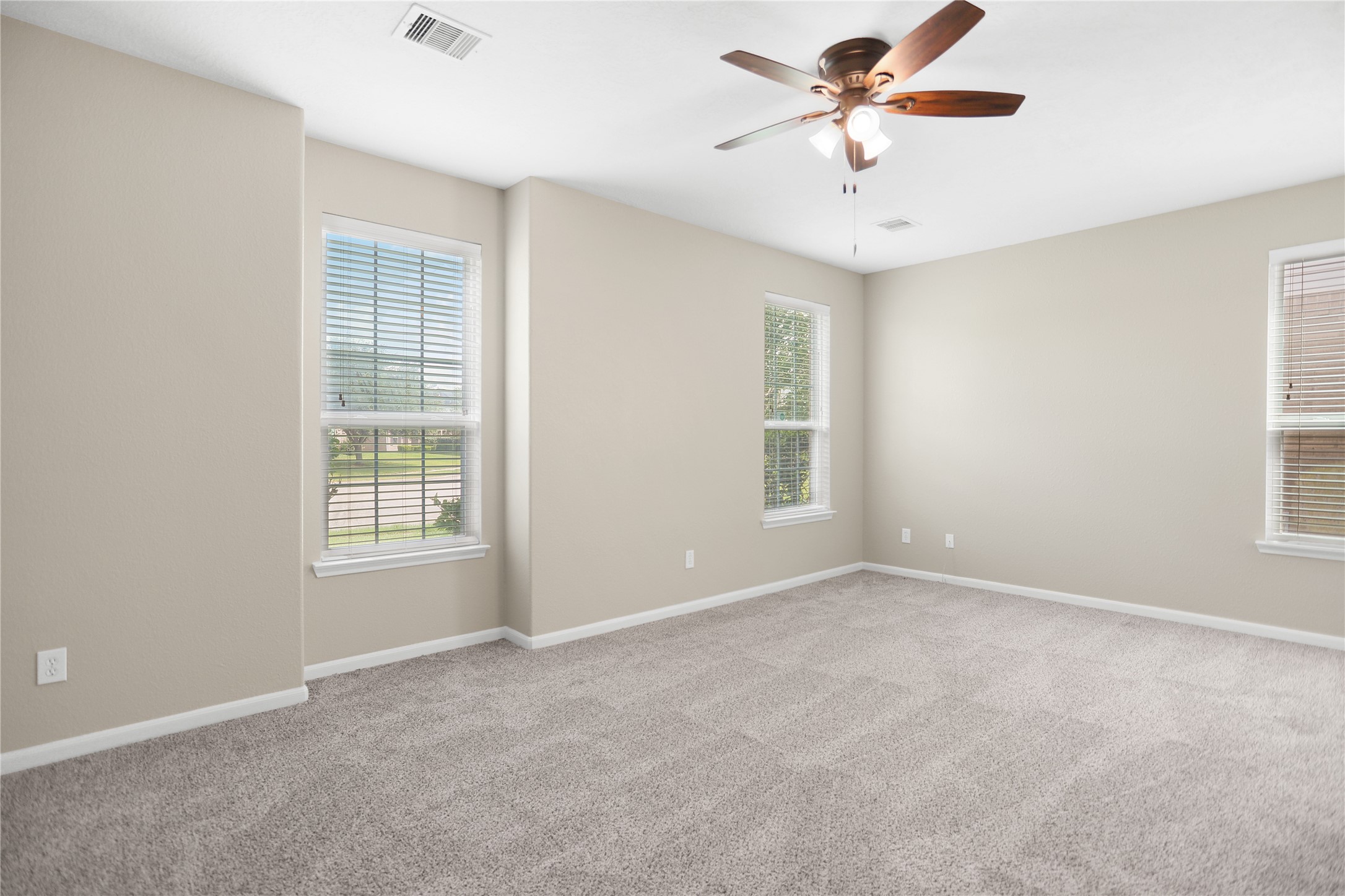692 Casual Lane Property Photo 10