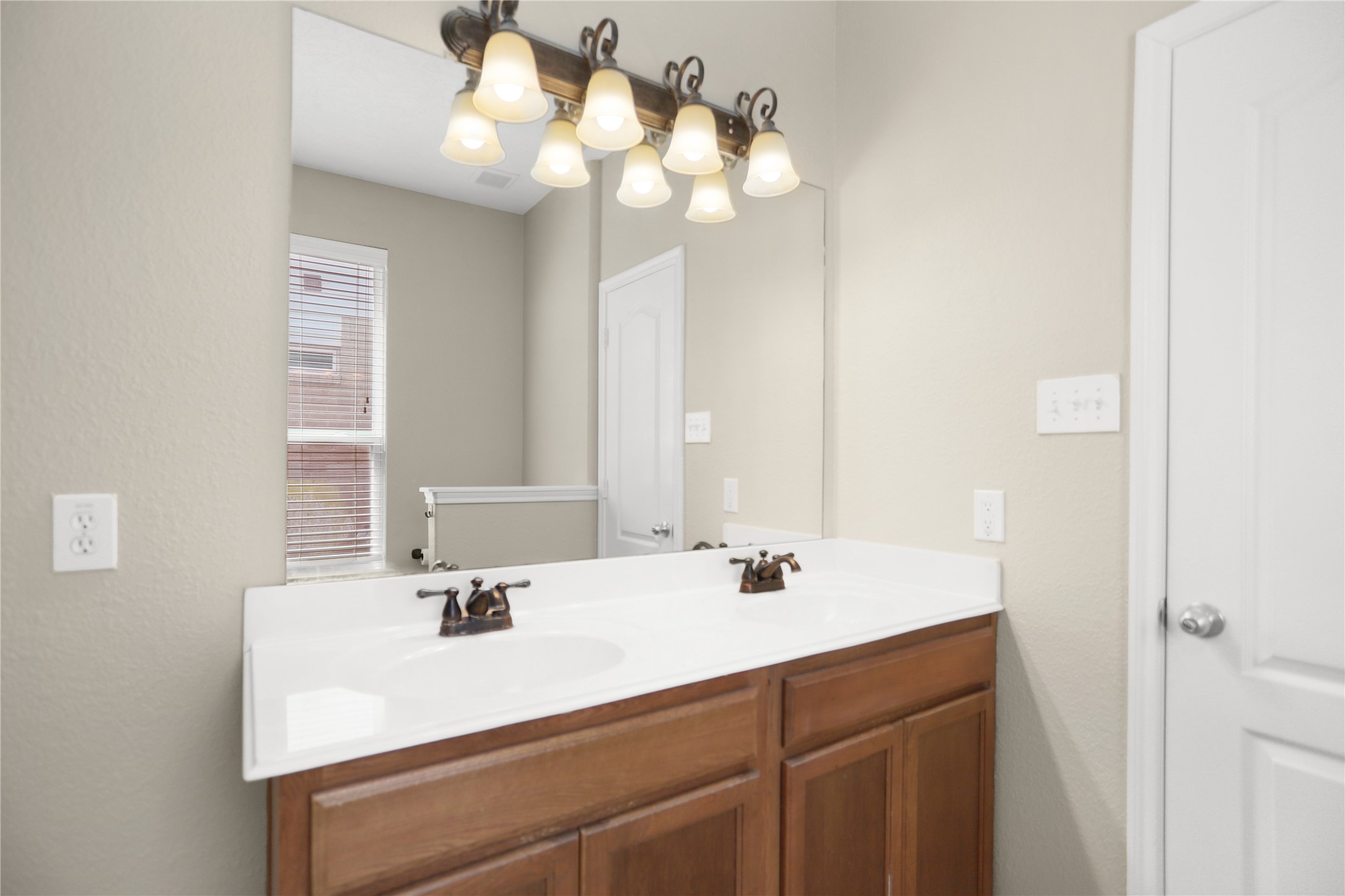 692 Casual Lane Property Photo 14