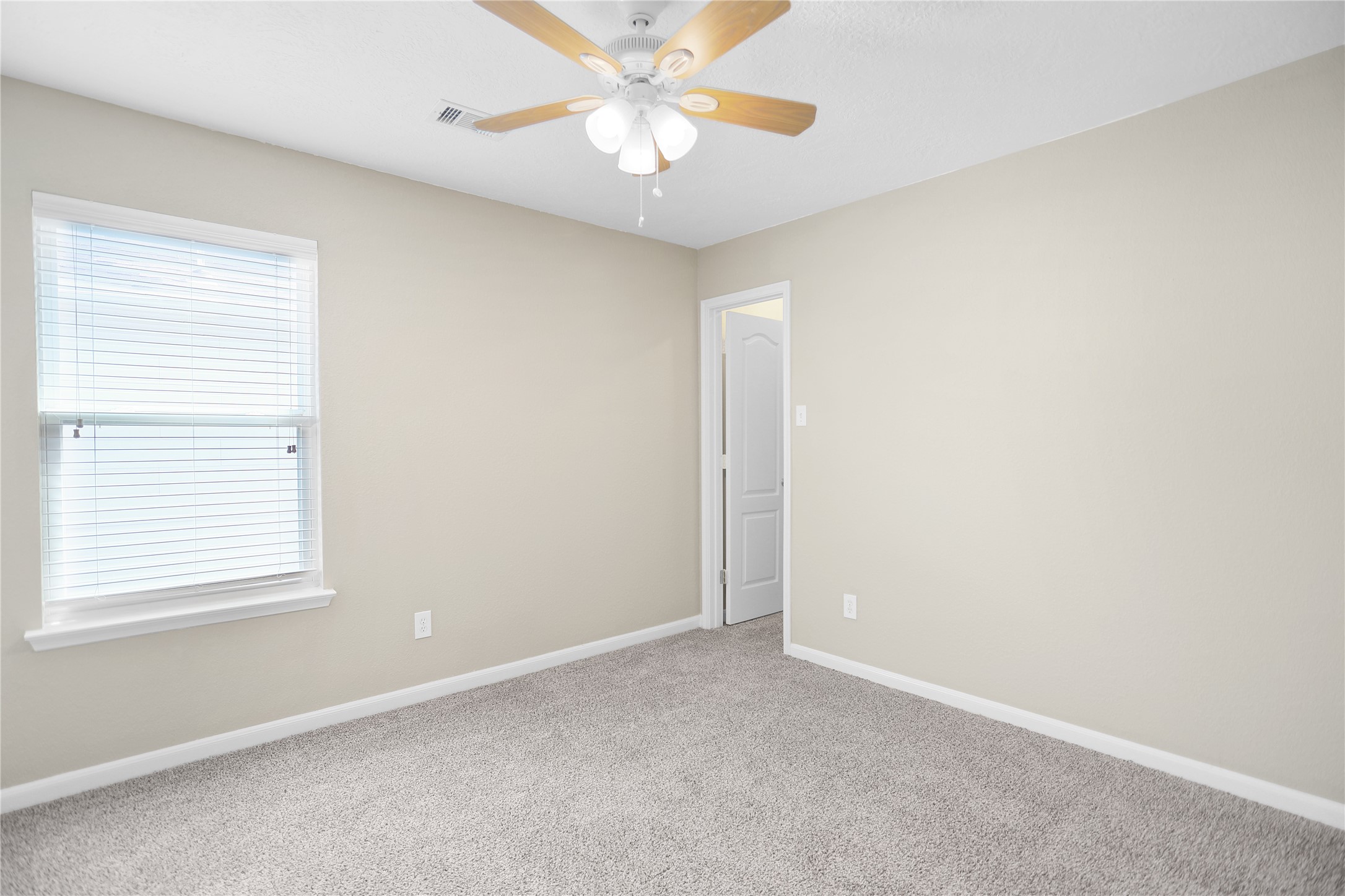 692 Casual Lane Property Photo 21