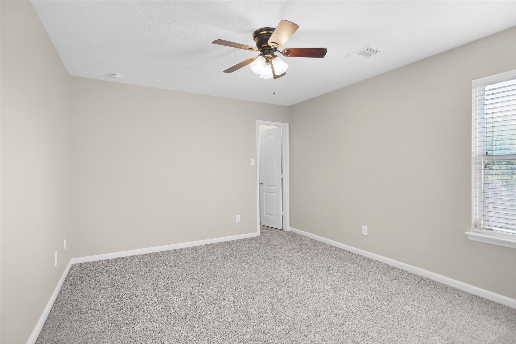 692 Casual Lane Property Photo 22
