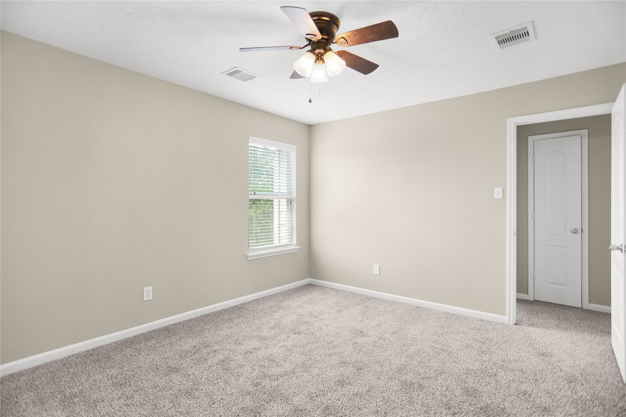 692 Casual Lane Property Photo 23