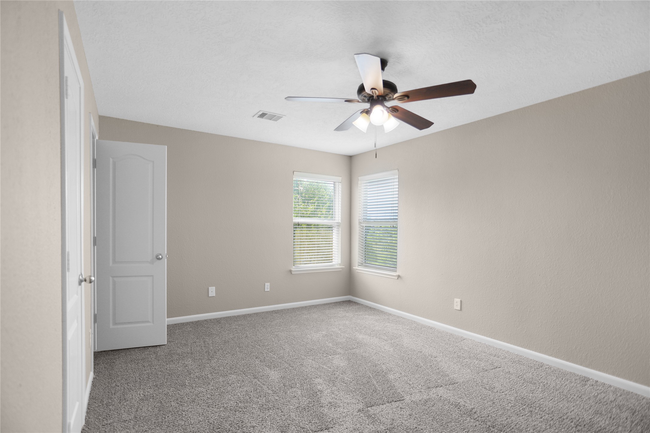 692 Casual Lane Property Photo 26