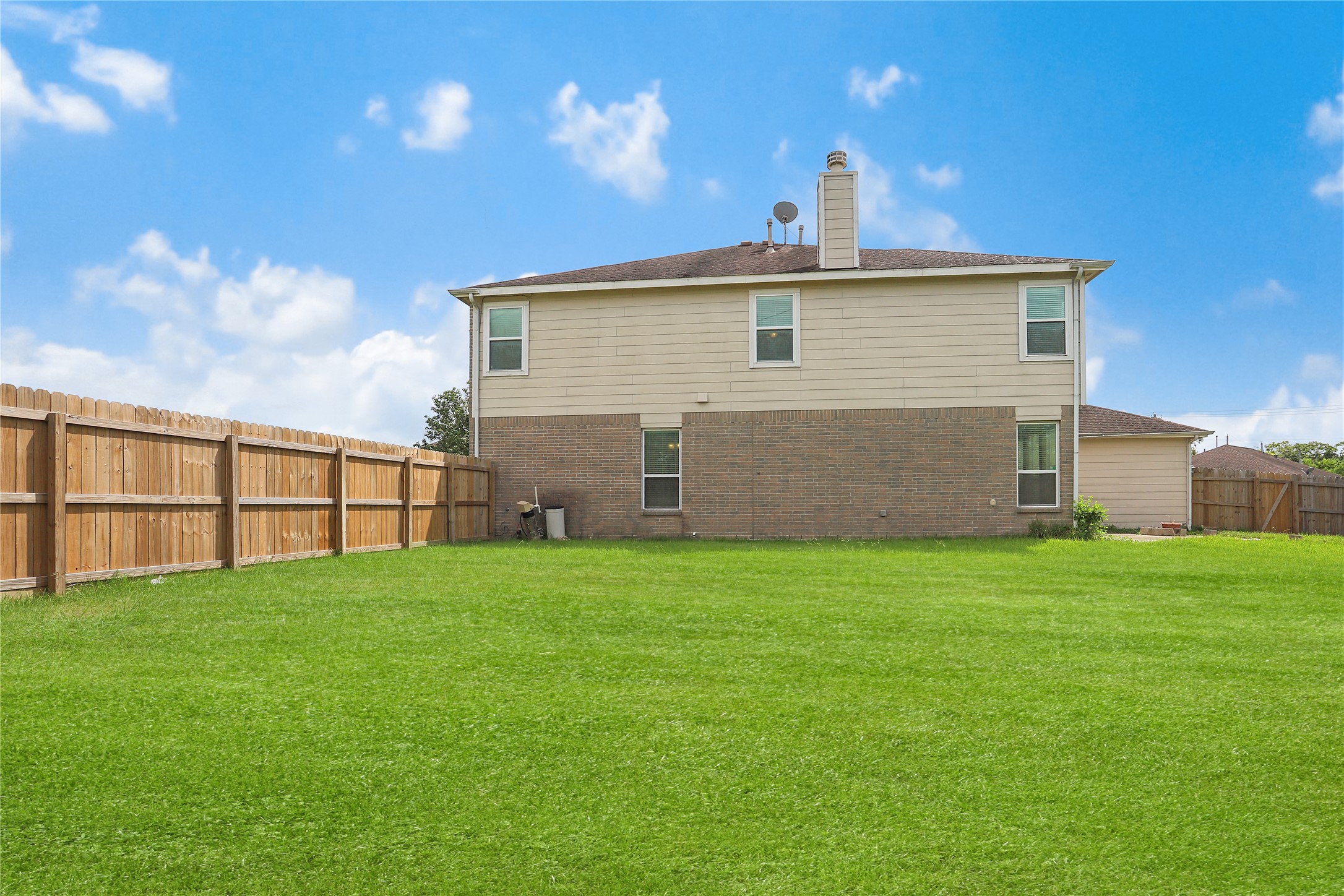 692 Casual Lane Property Photo 28