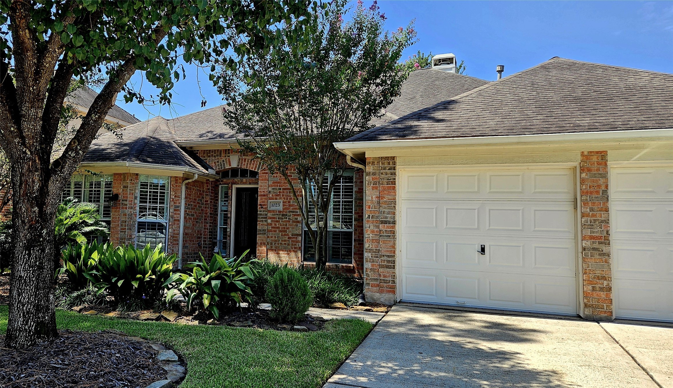 1023 Compass Cove Circle Property Photo 1