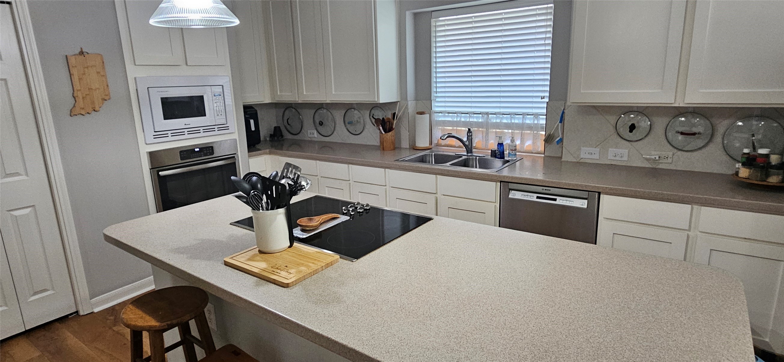1023 Compass Cove Circle Property Photo 11