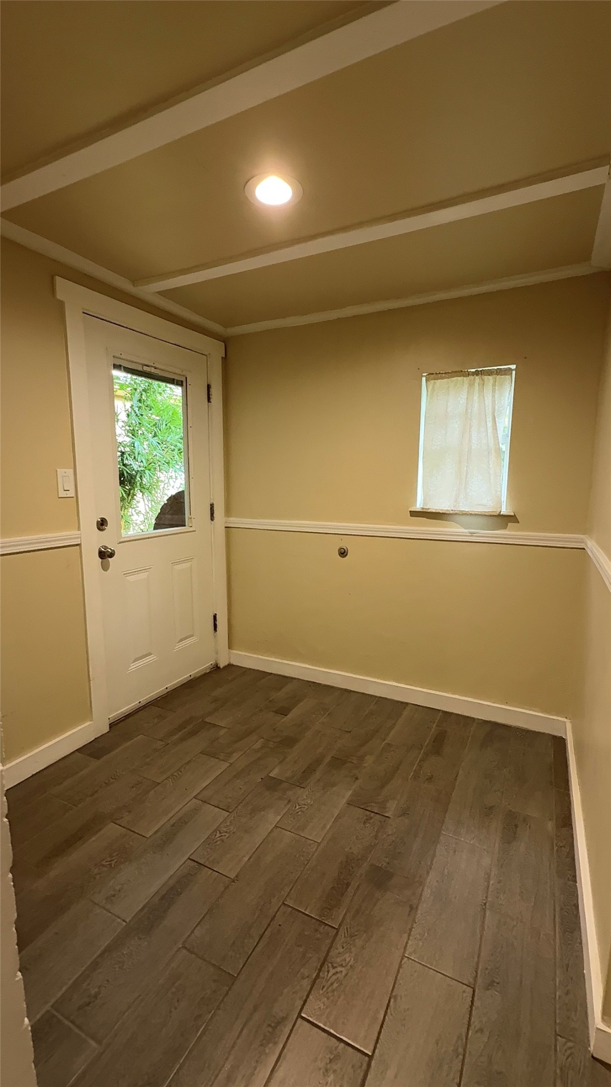 3821 Moore Street Property Photo 4