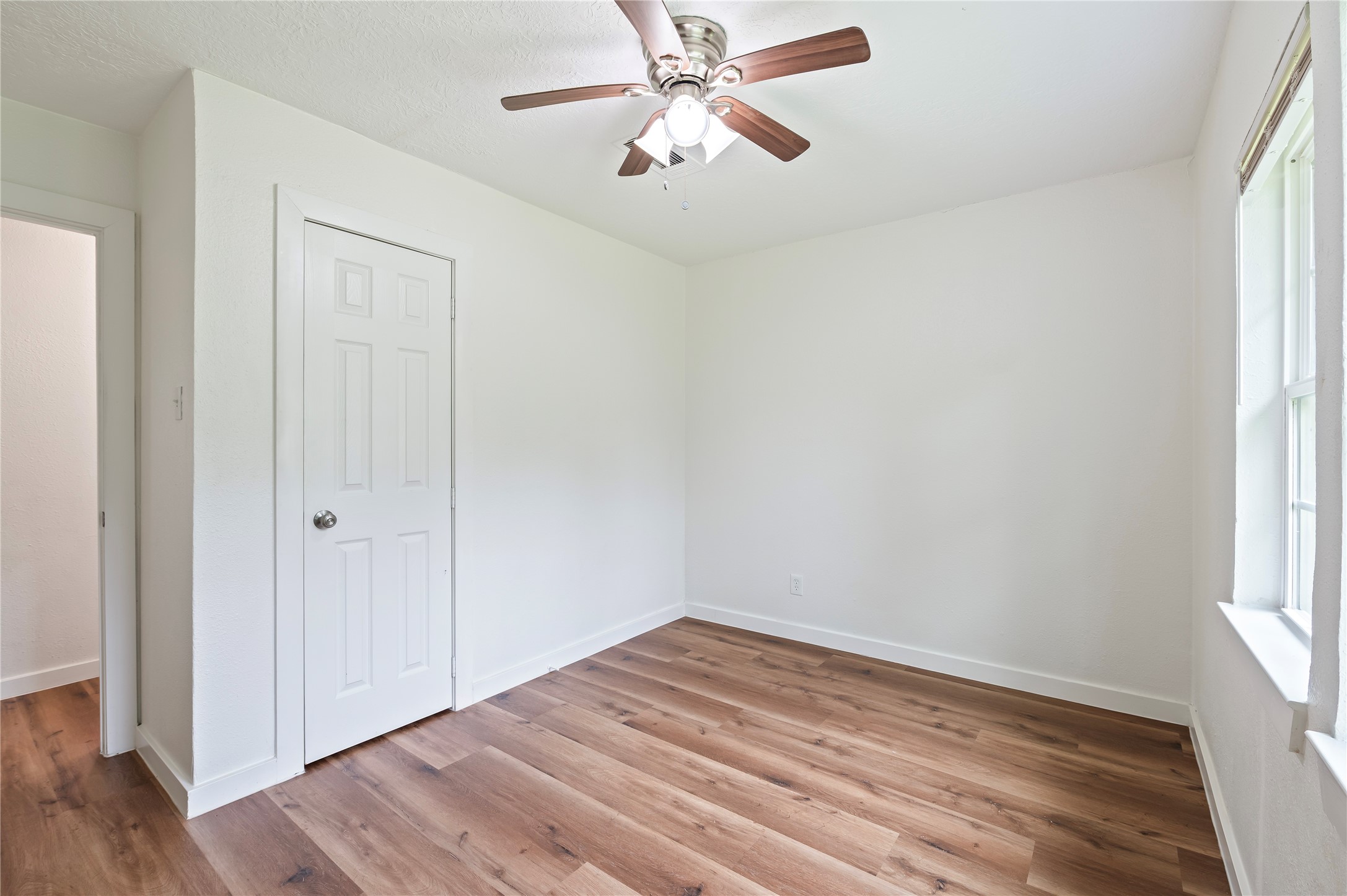 504 Burke Road Property Photo 12