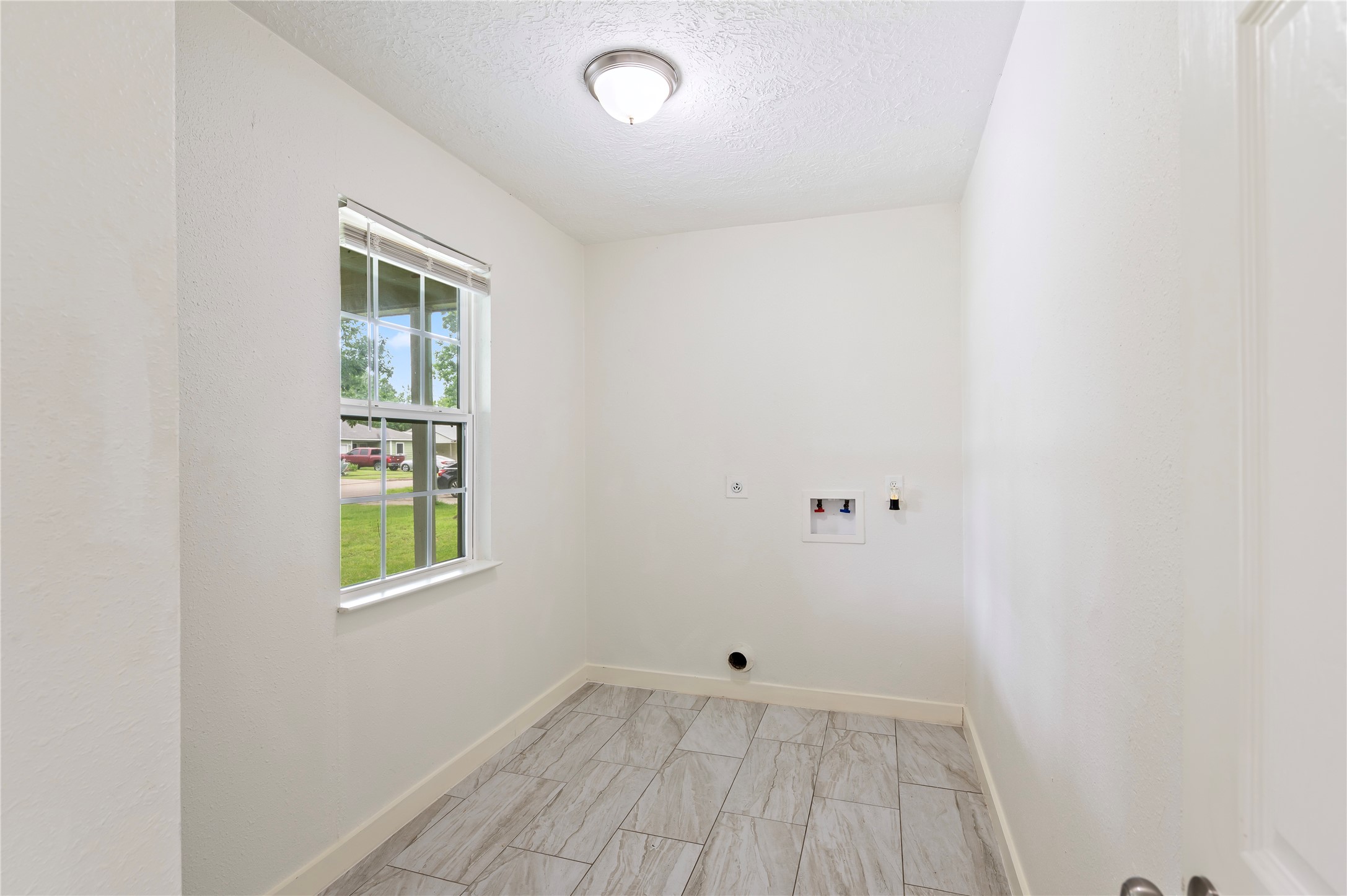 504 Burke Road Property Photo 15