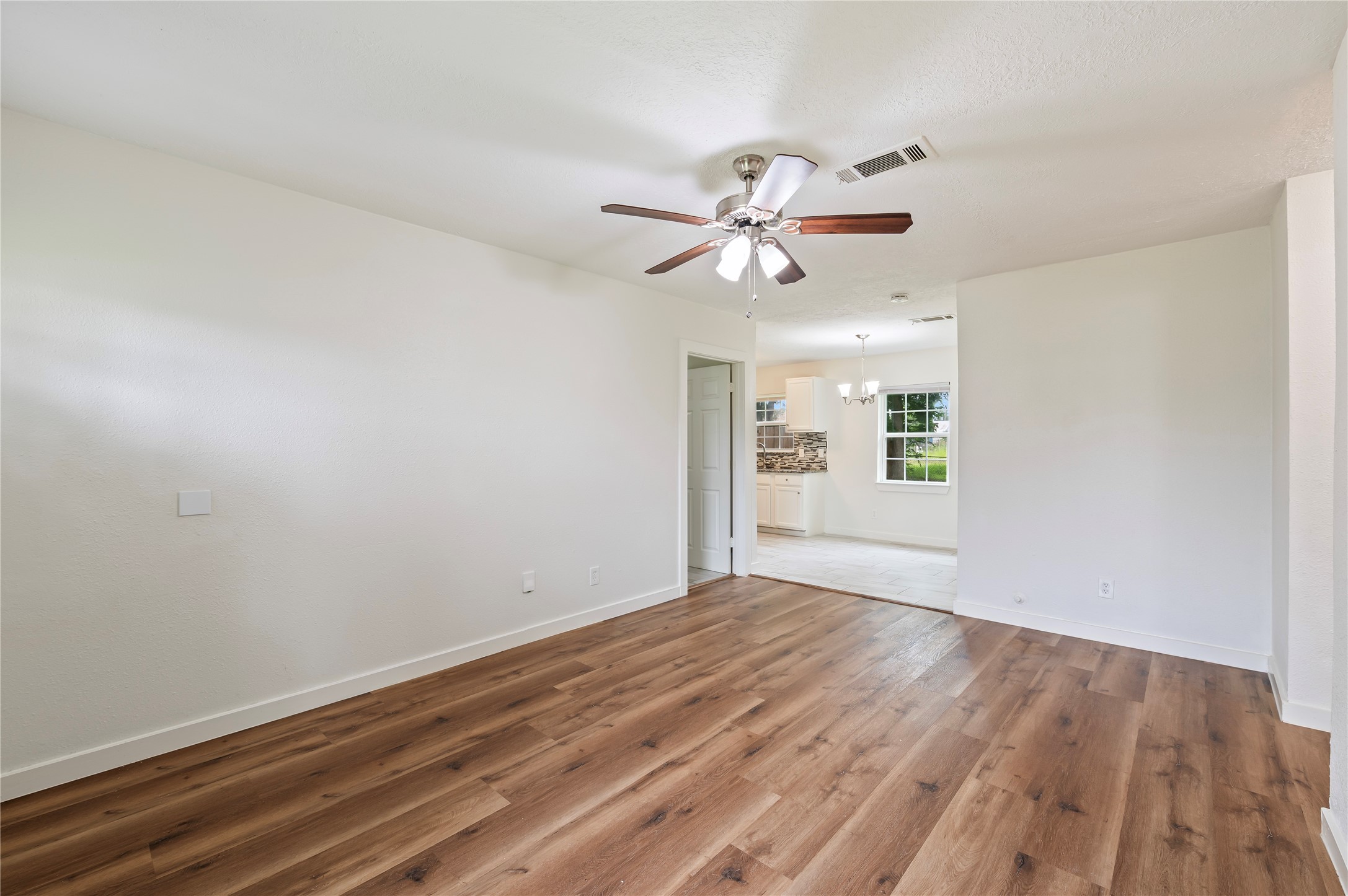 504 Burke Road Property Photo 21