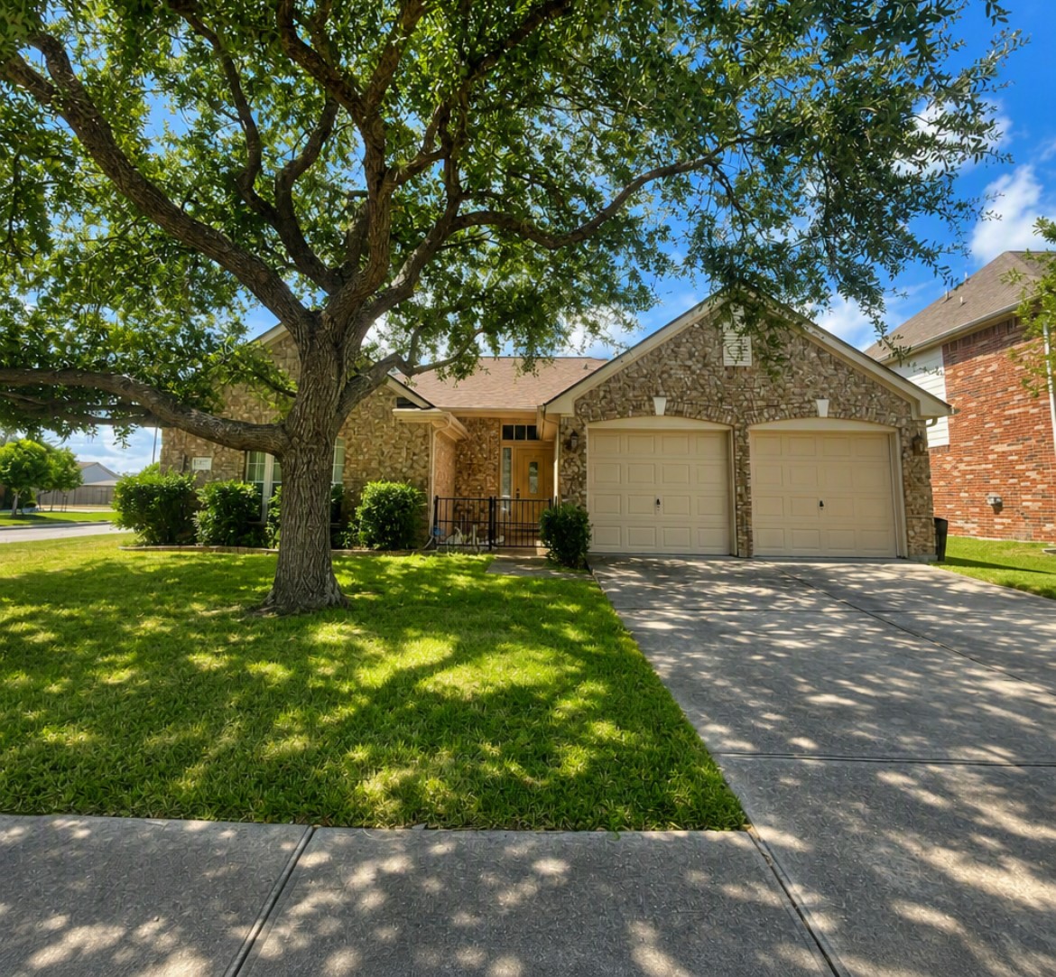 4927 Tallow Cove Drive Property Photo 1