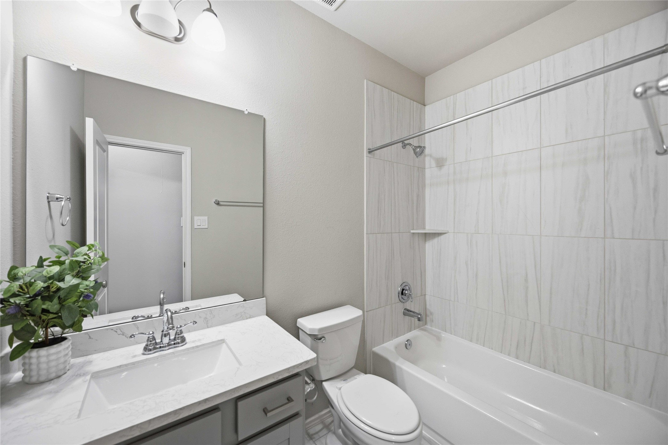 20427 Windcrest Colony Trail Property Photo 11