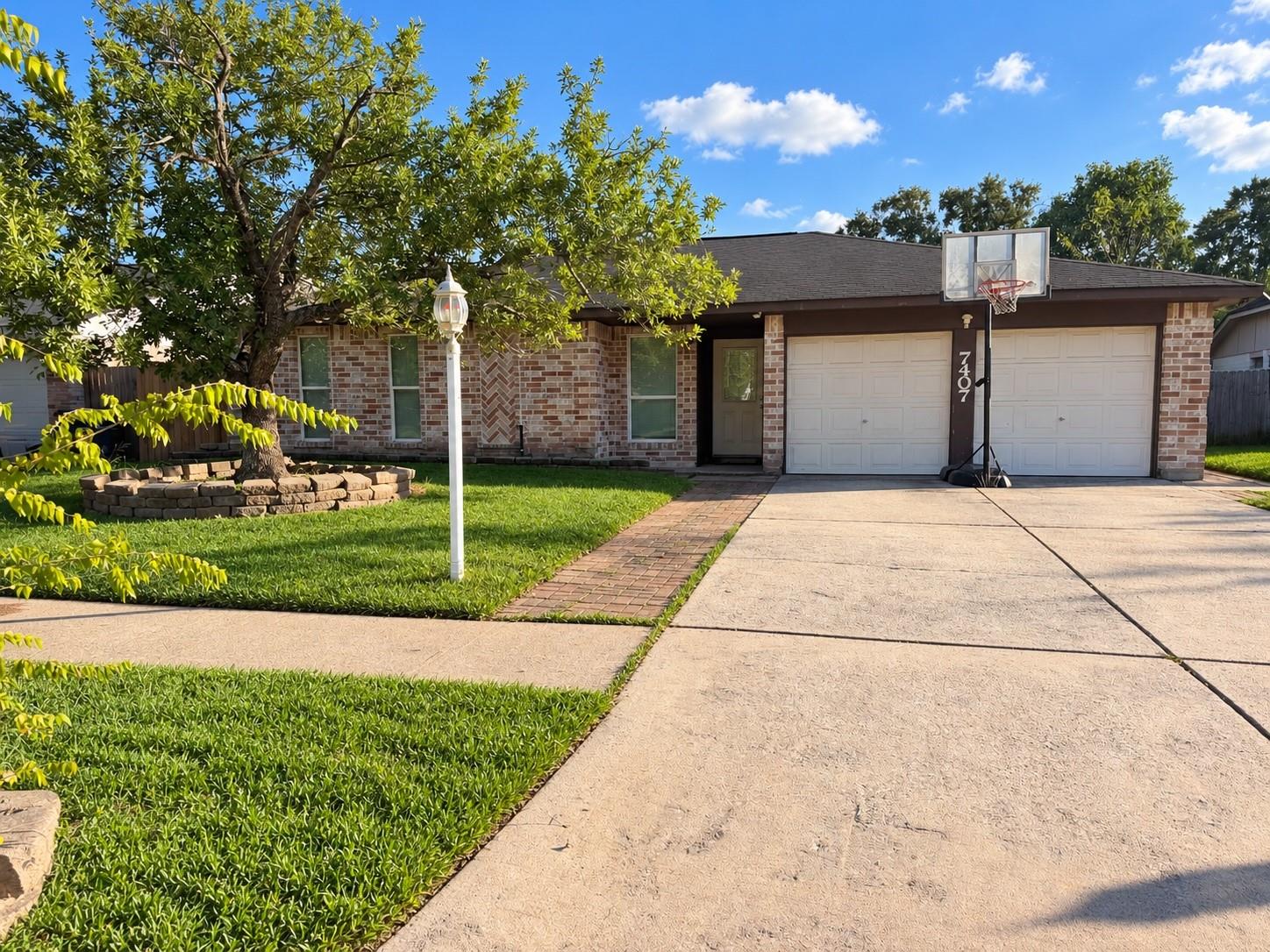 7407 Woodnettle Lane, Houston Tx 77086 Property Photo 1