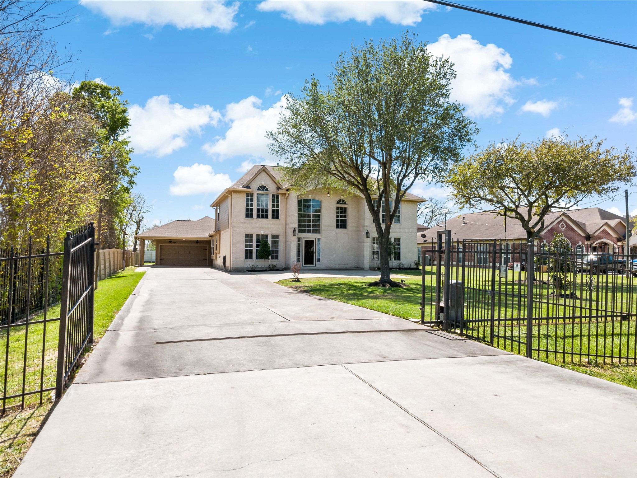 5631 Brookfield Drive Property Photo 1
