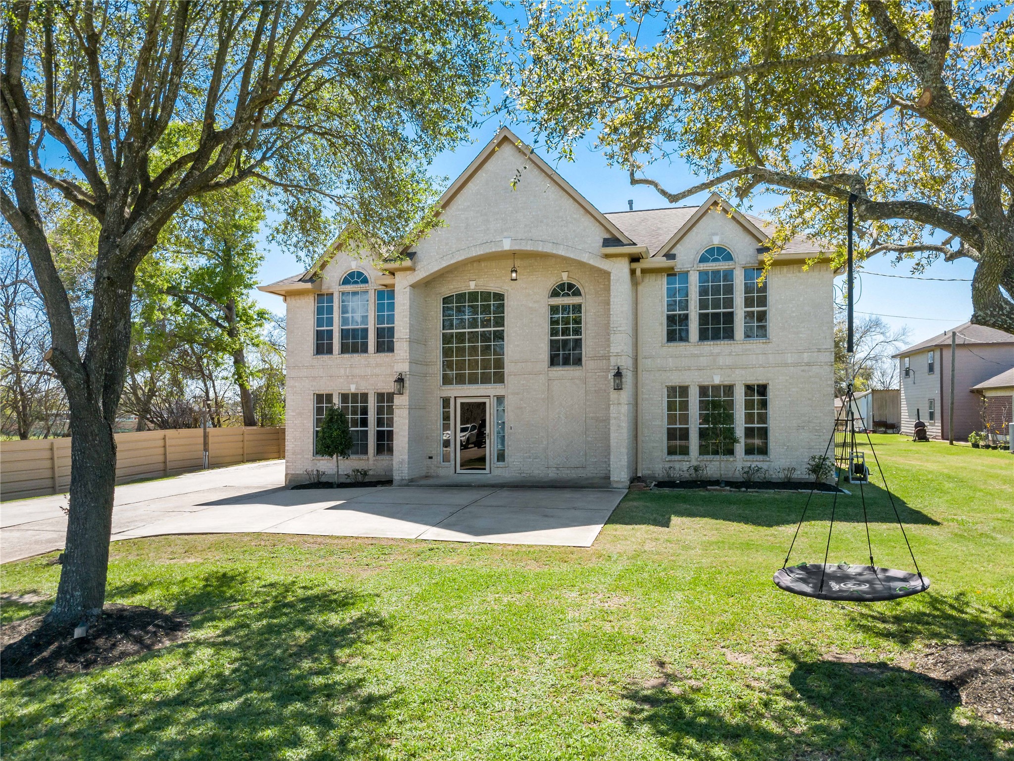 5631 Brookfield Drive Property Photo 3
