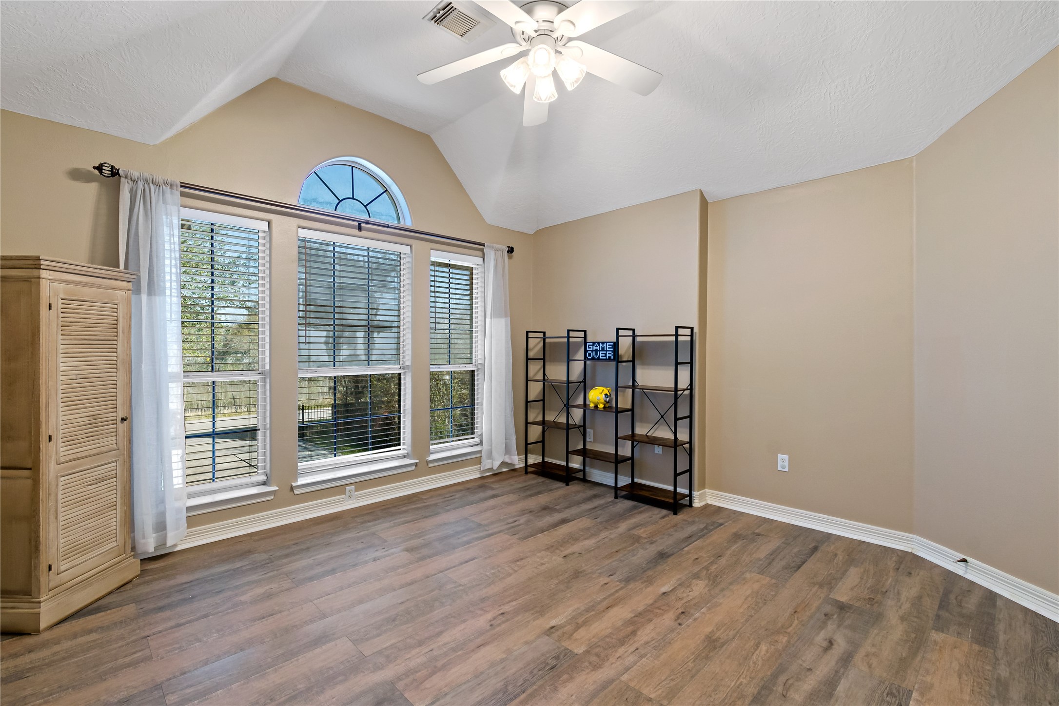 5631 Brookfield Drive Property Photo 32