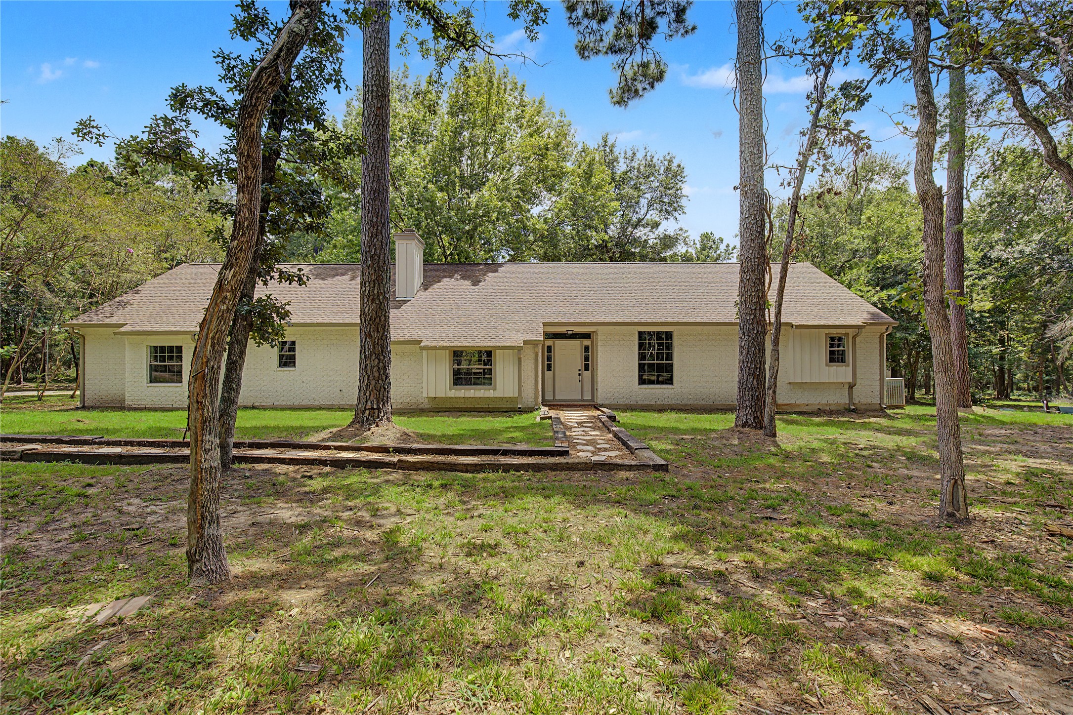 83 Dahlia Road Property Photo 1