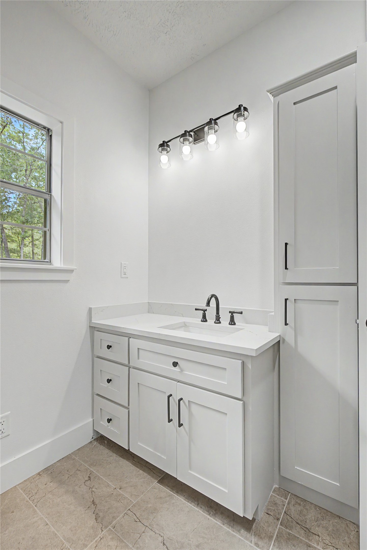 83 Dahlia Road Property Photo 27