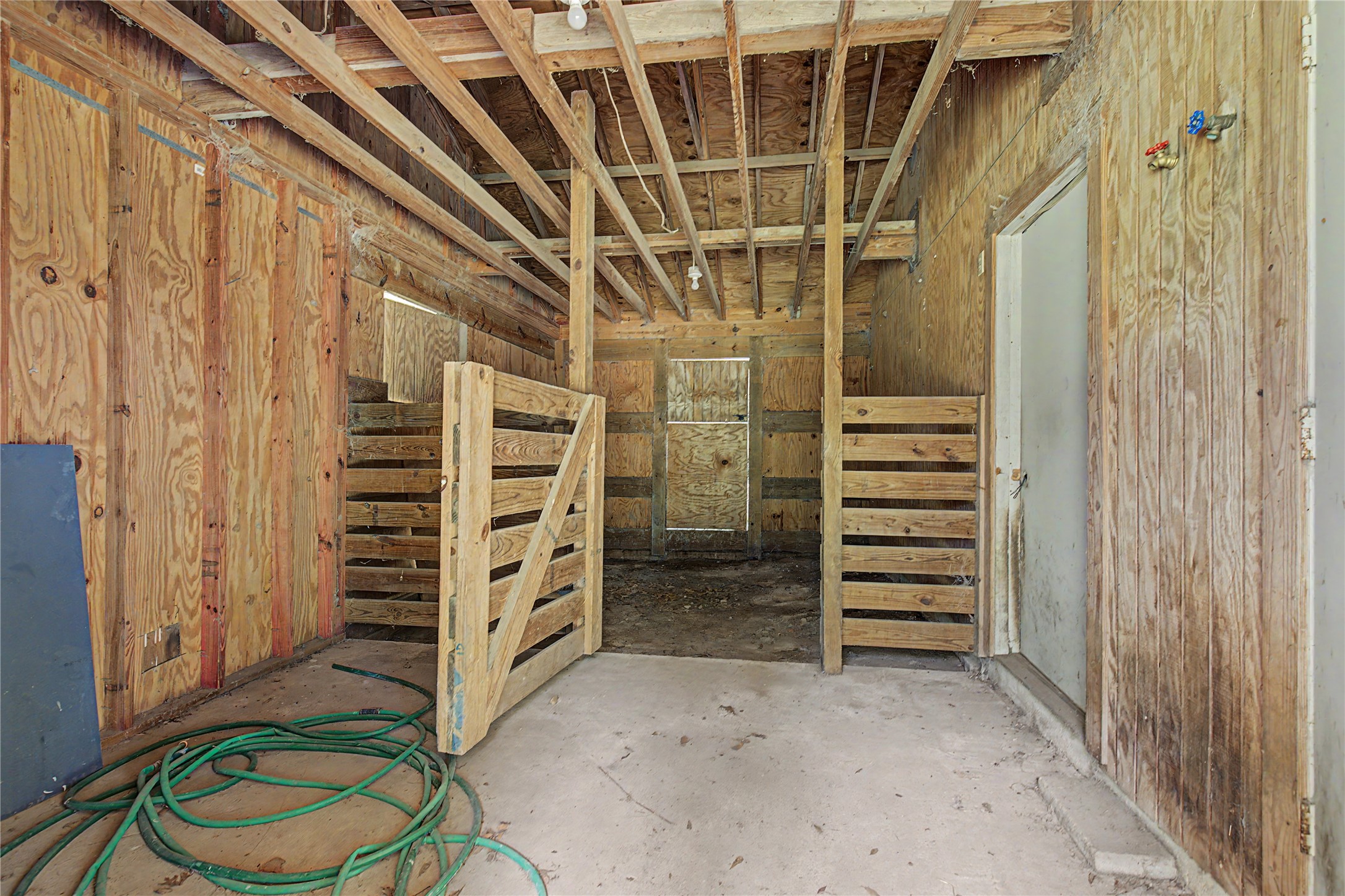 83 Dahlia Road Property Photo 36