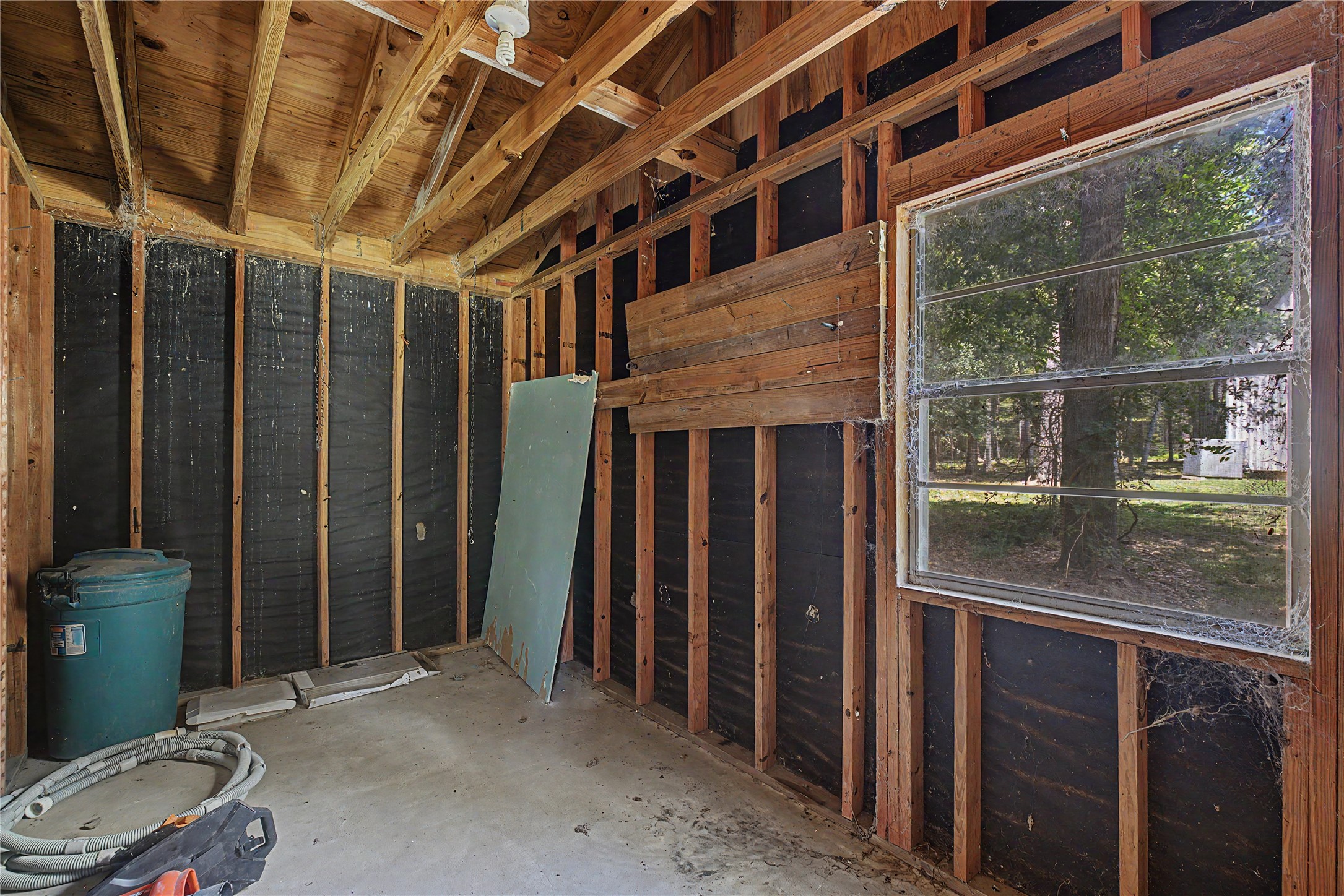 83 Dahlia Road Property Photo 37