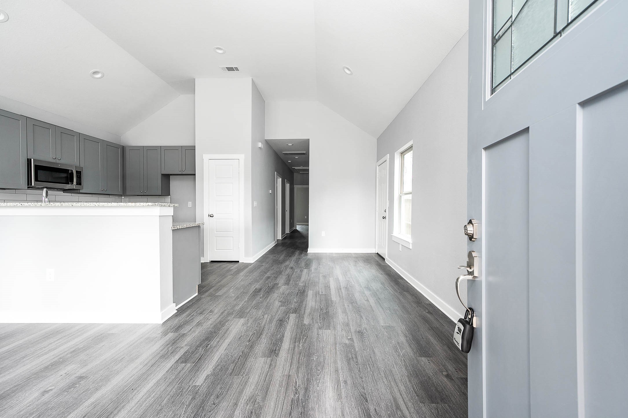 16981 Glenheath Property Photo 2