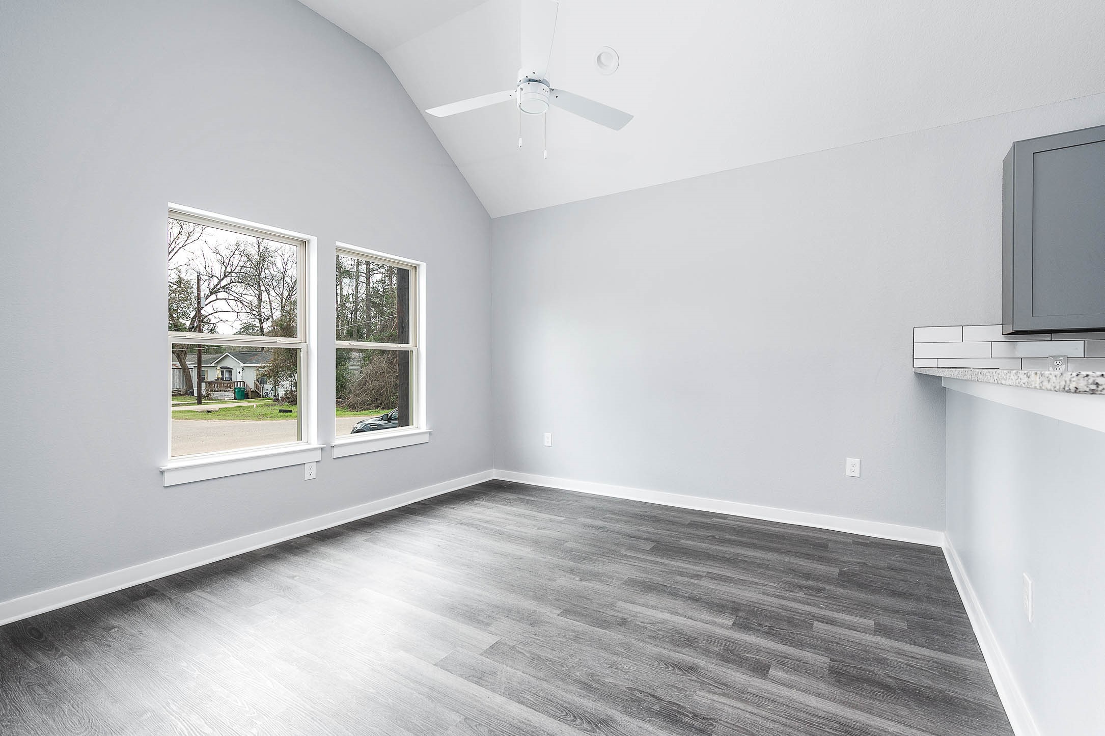 16981 Glenheath Property Photo 3