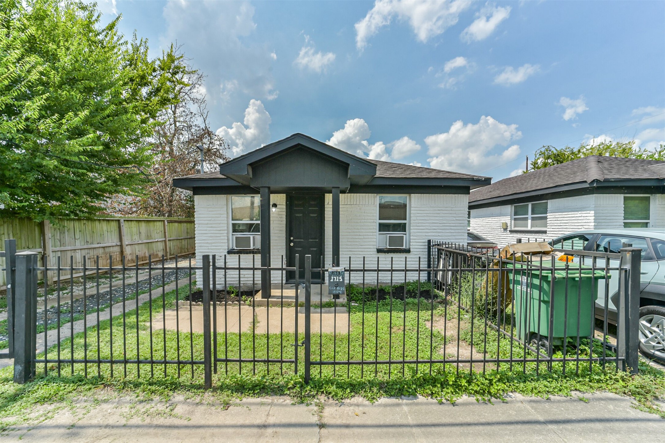 1715 Fidelity Street Property Photo 1