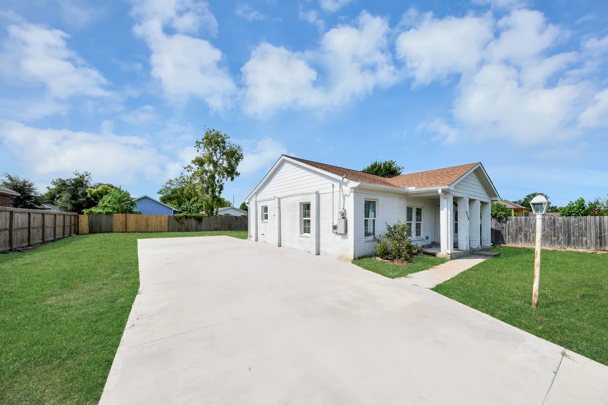 8116 Saint Louis Street Property Photo 3