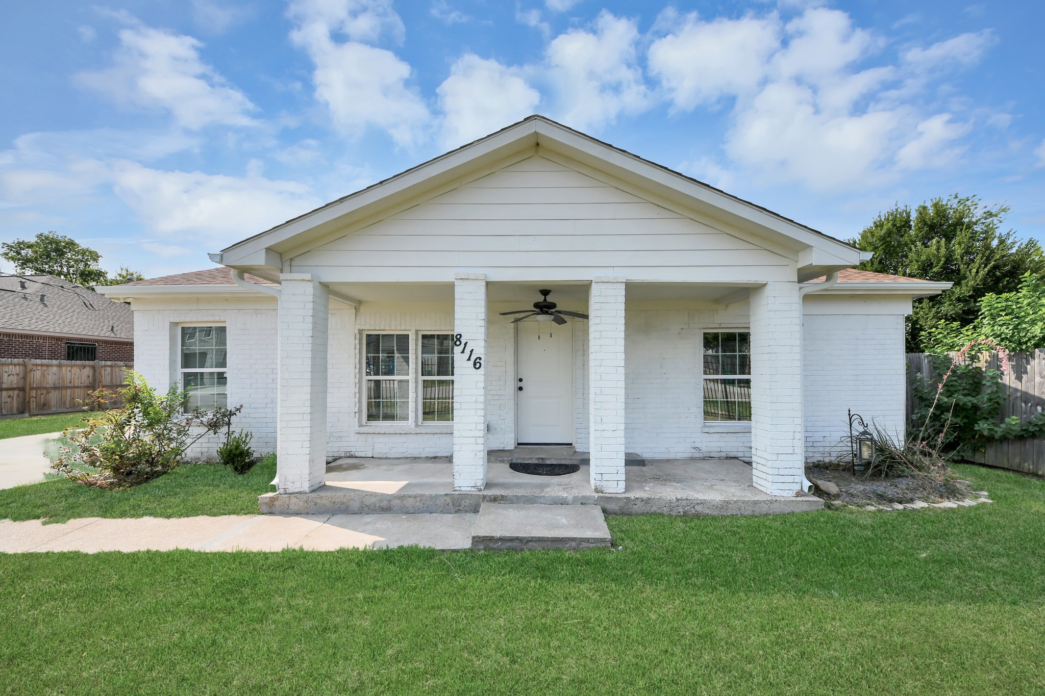 8116 Saint Louis Street Property Photo 5