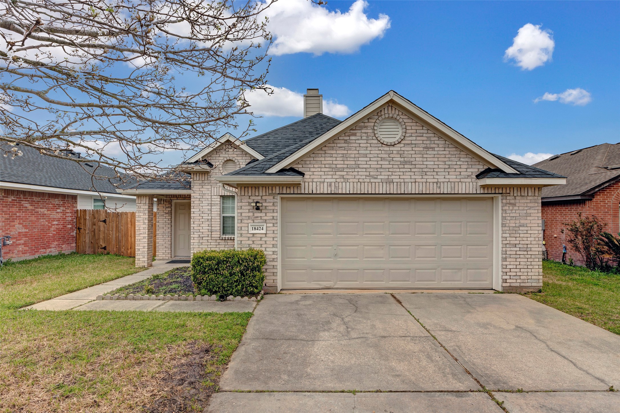 18424 Sunrise Pines Drive Property Photo 2