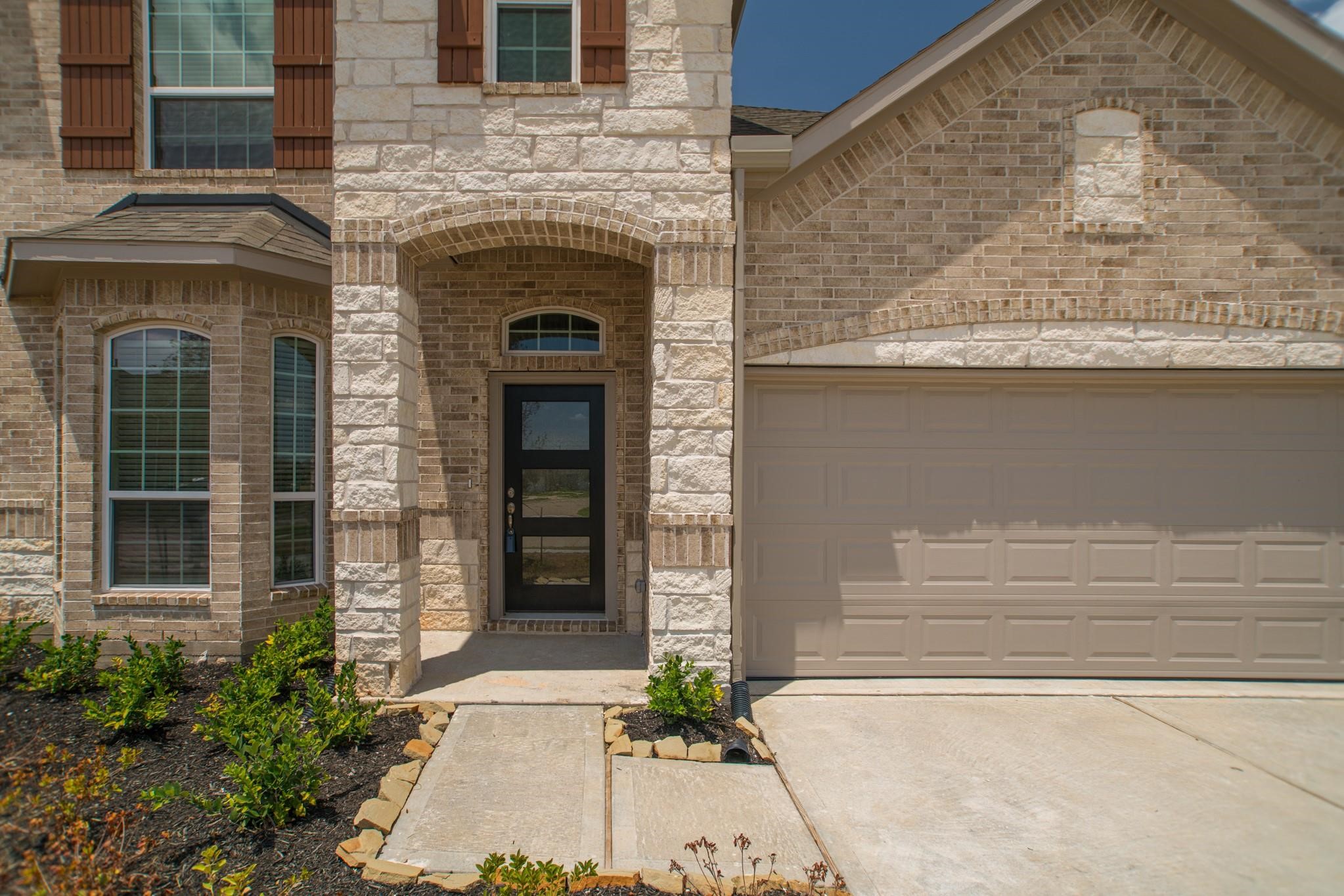 30014 Twisting Springs Drive Property Photo 3