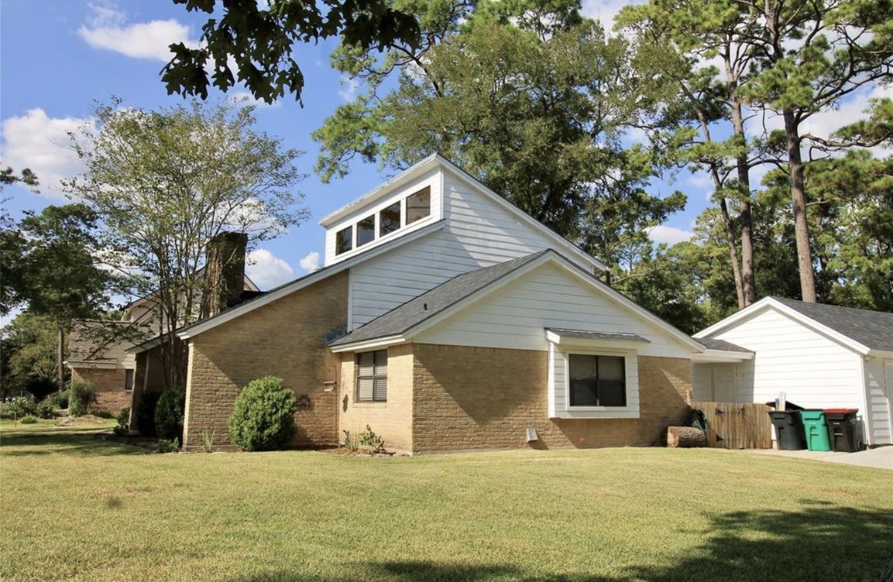4701 Spring Lane Property Photo 2