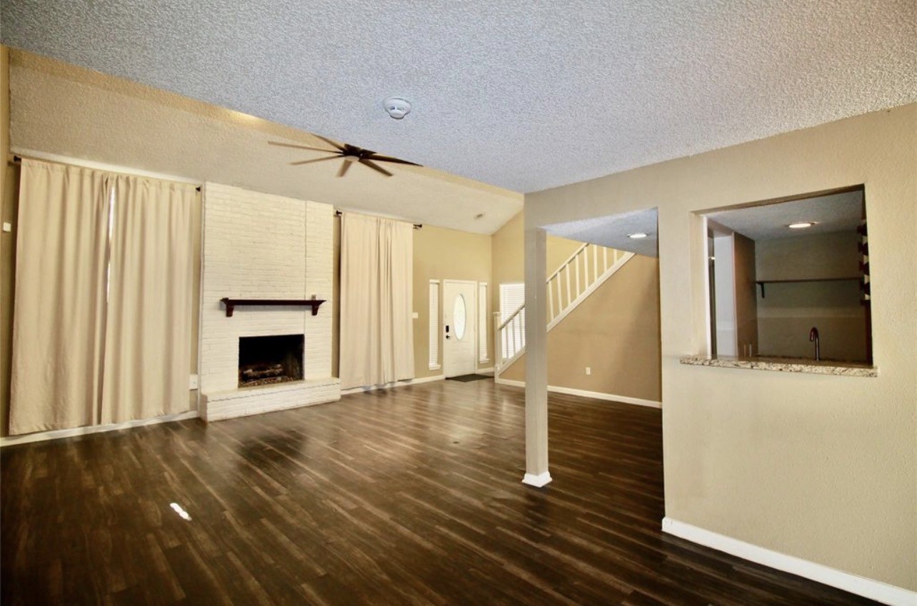 4701 Spring Lane Property Photo 4
