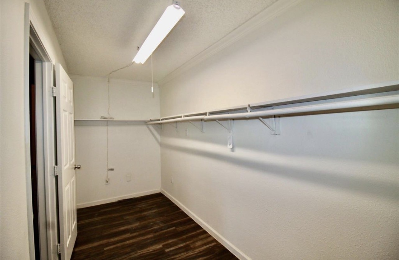 4701 Spring Lane Property Photo 13