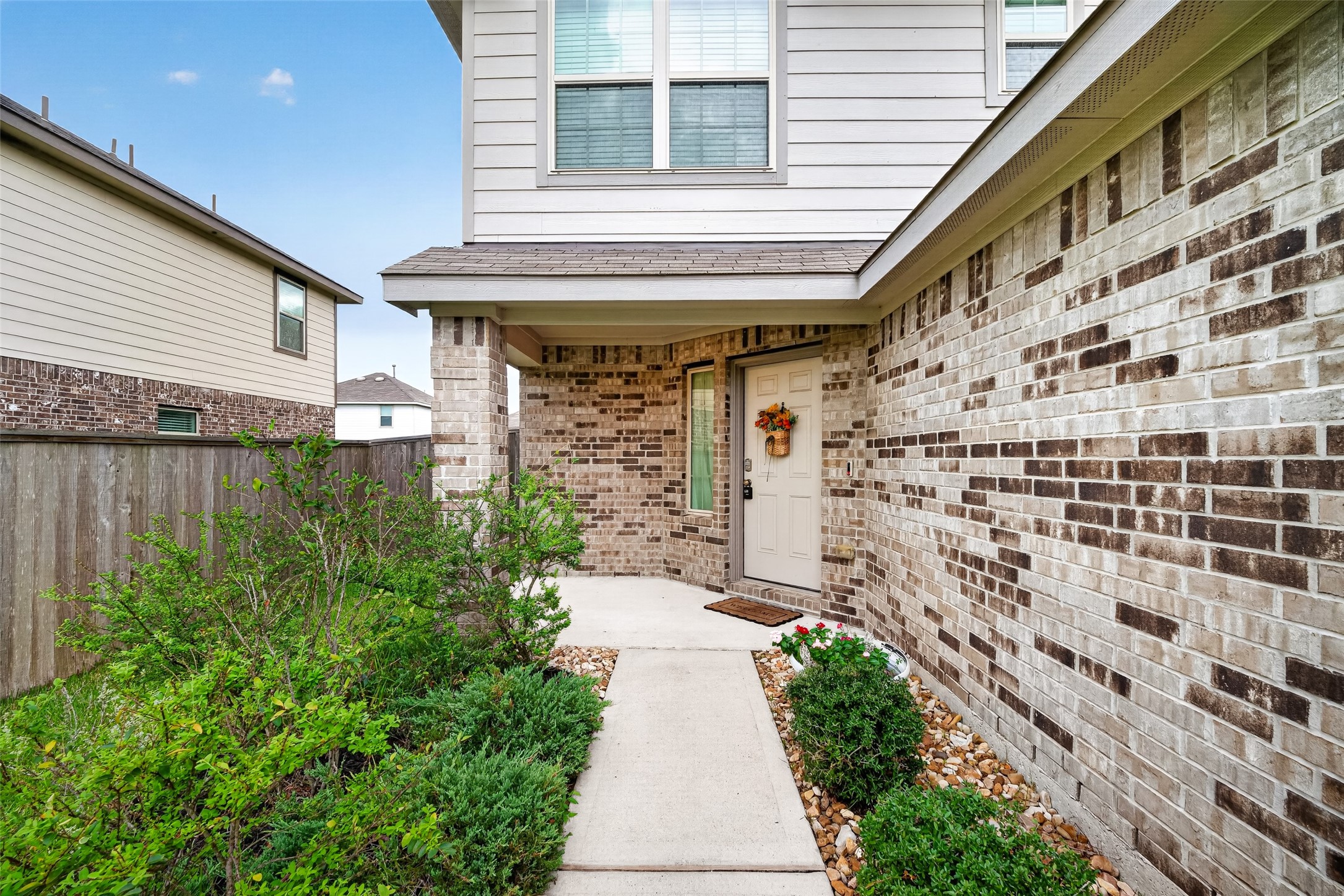 8623 River Crest Drive Property Photo 4
