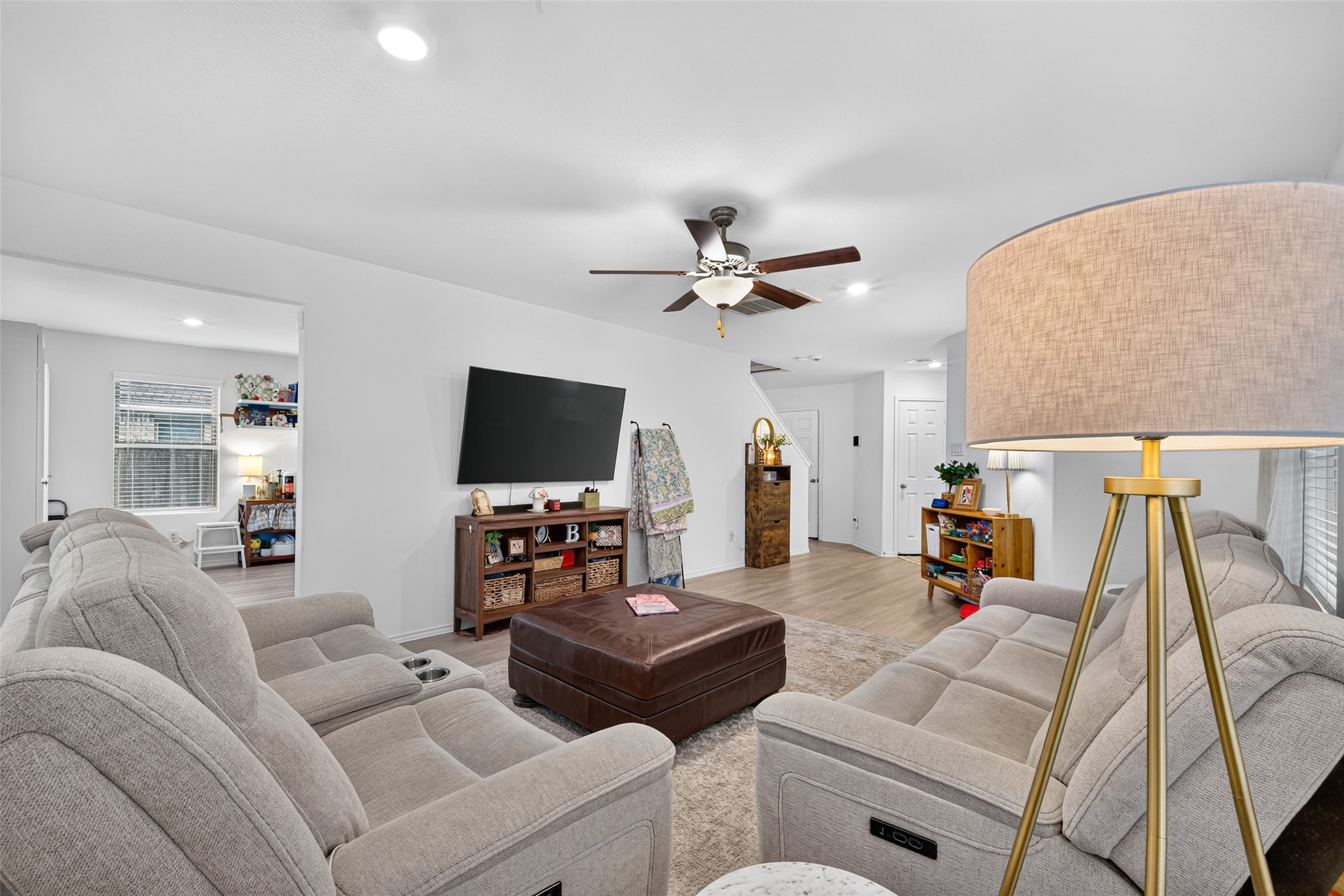 8623 River Crest Drive Property Photo 8